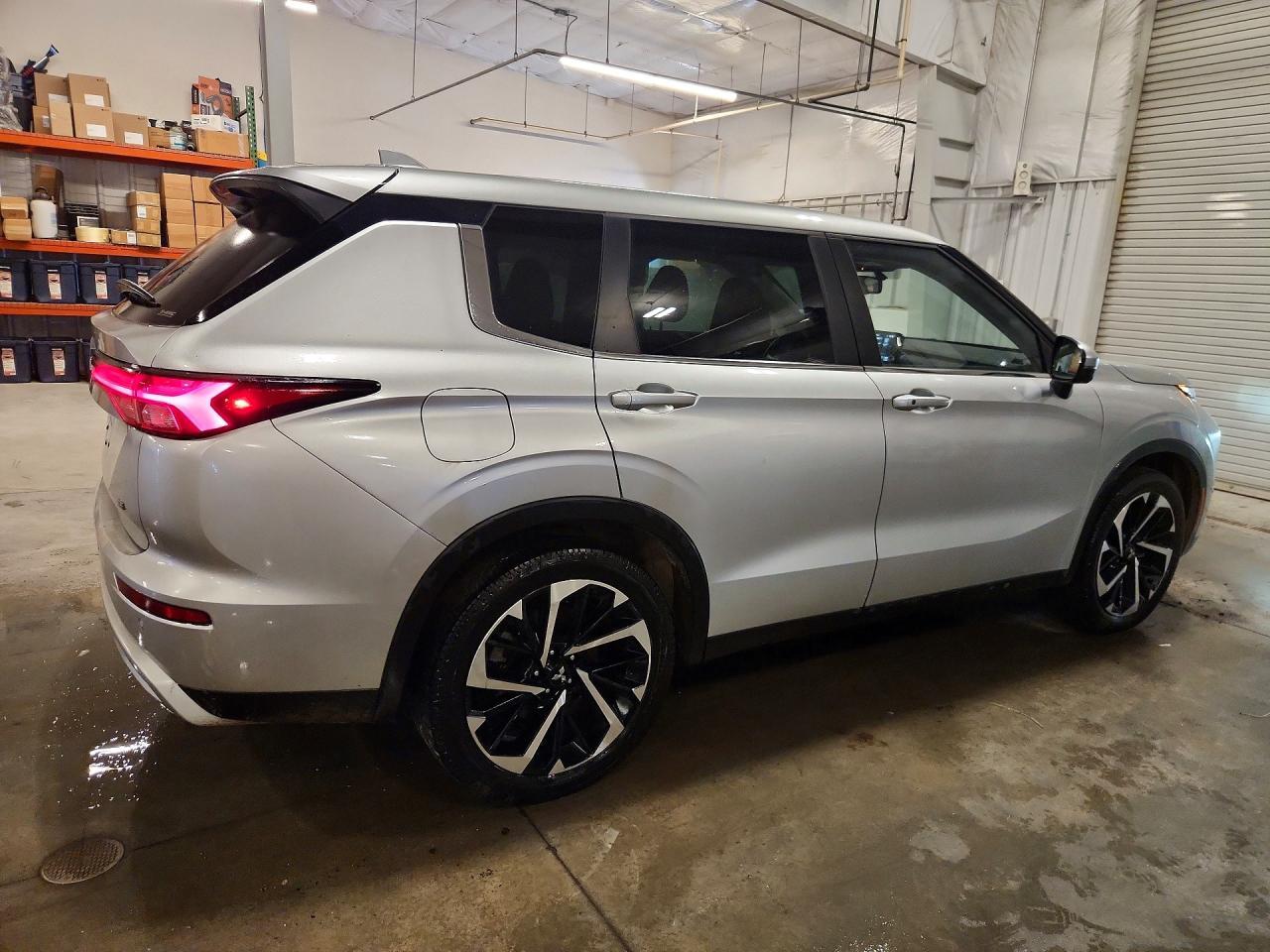 2022 Mitsubishi Outlander, SE