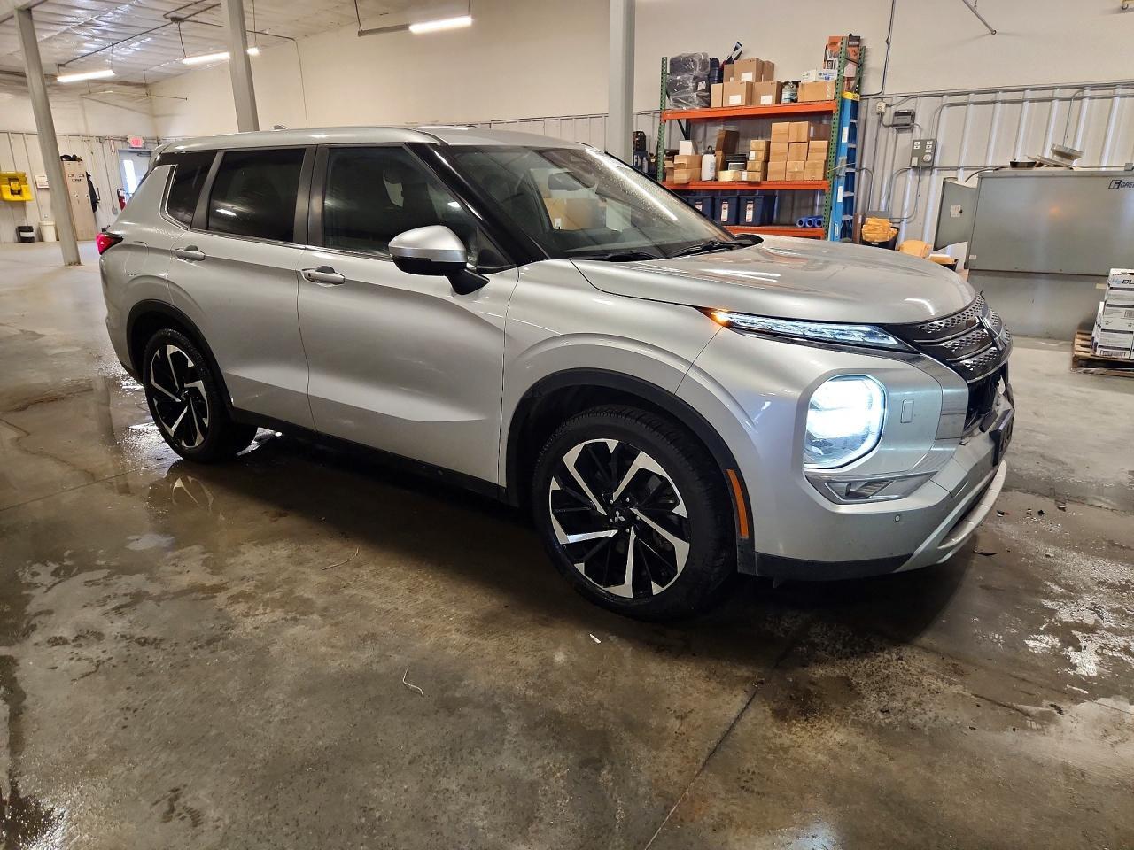 2022 Mitsubishi Outlander, SE