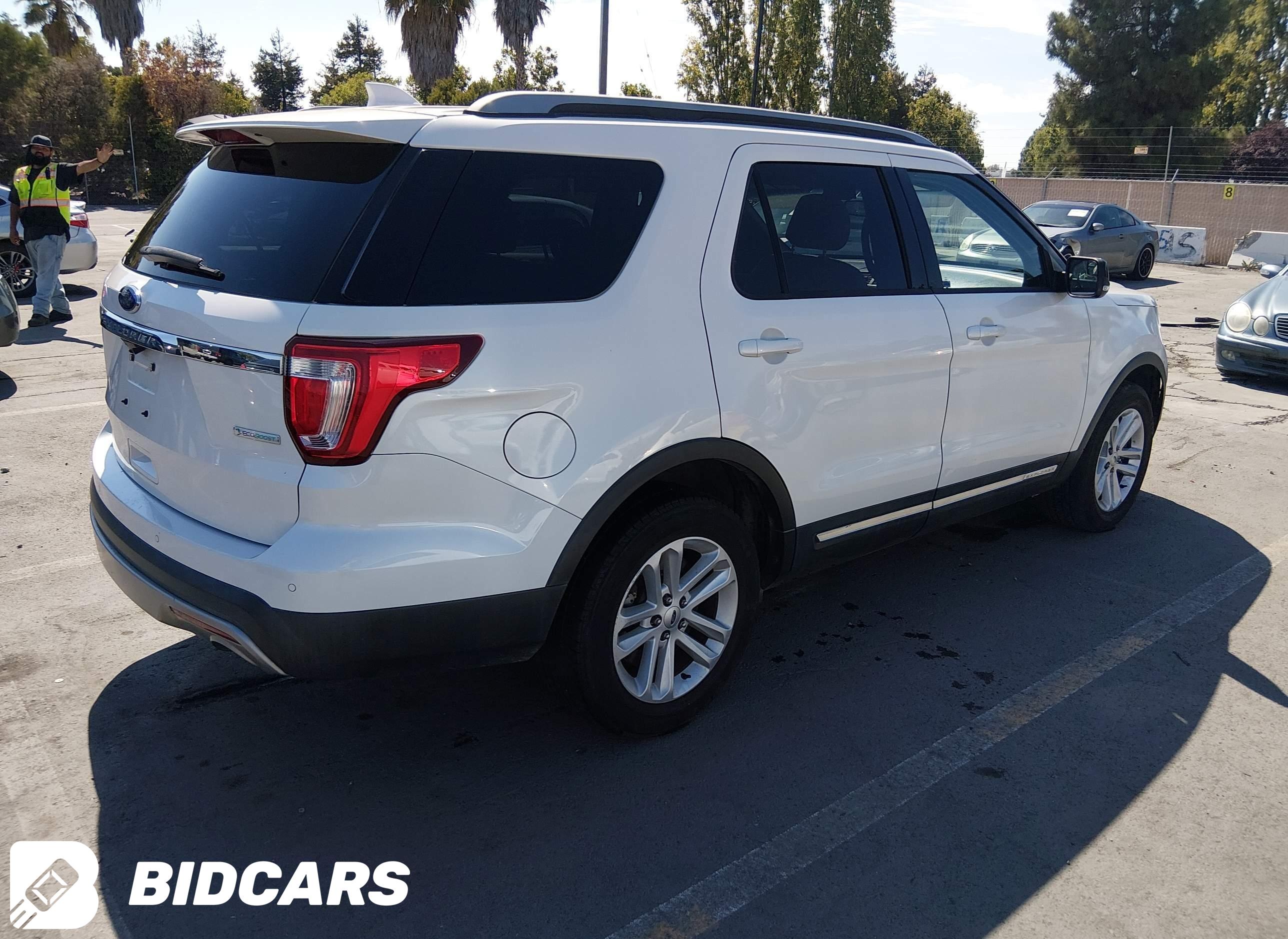 2016 Ford Explorer, Xlt