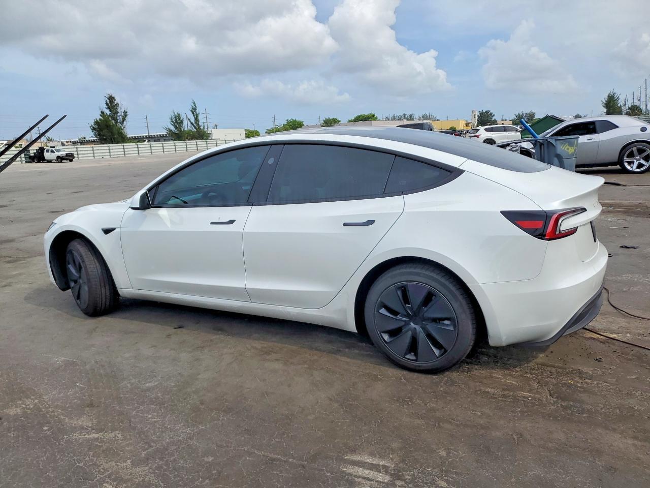 2026 Tesla MODEL 3