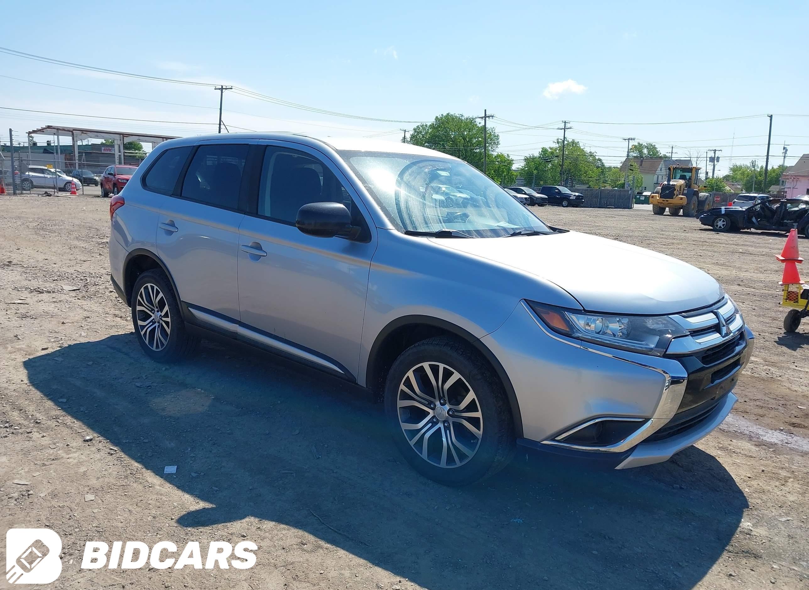 2016 Mitsubishi Outlander, ES