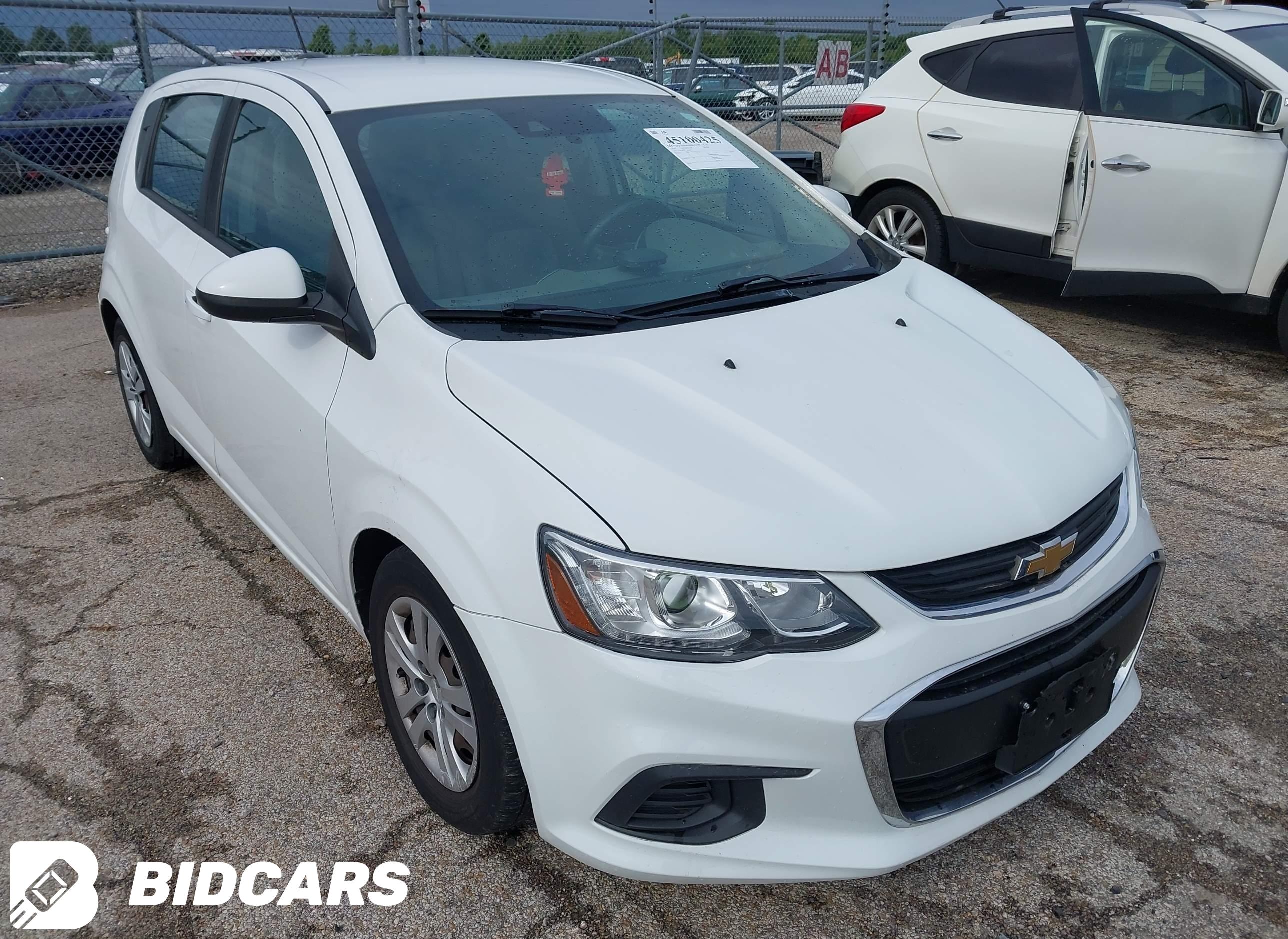 2020 Chevrolet Sonic, Fwd  1F...