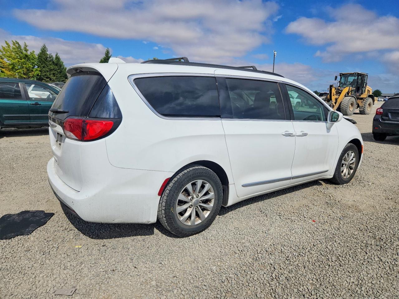 2017 Chrysler Pacifica, Touri...
