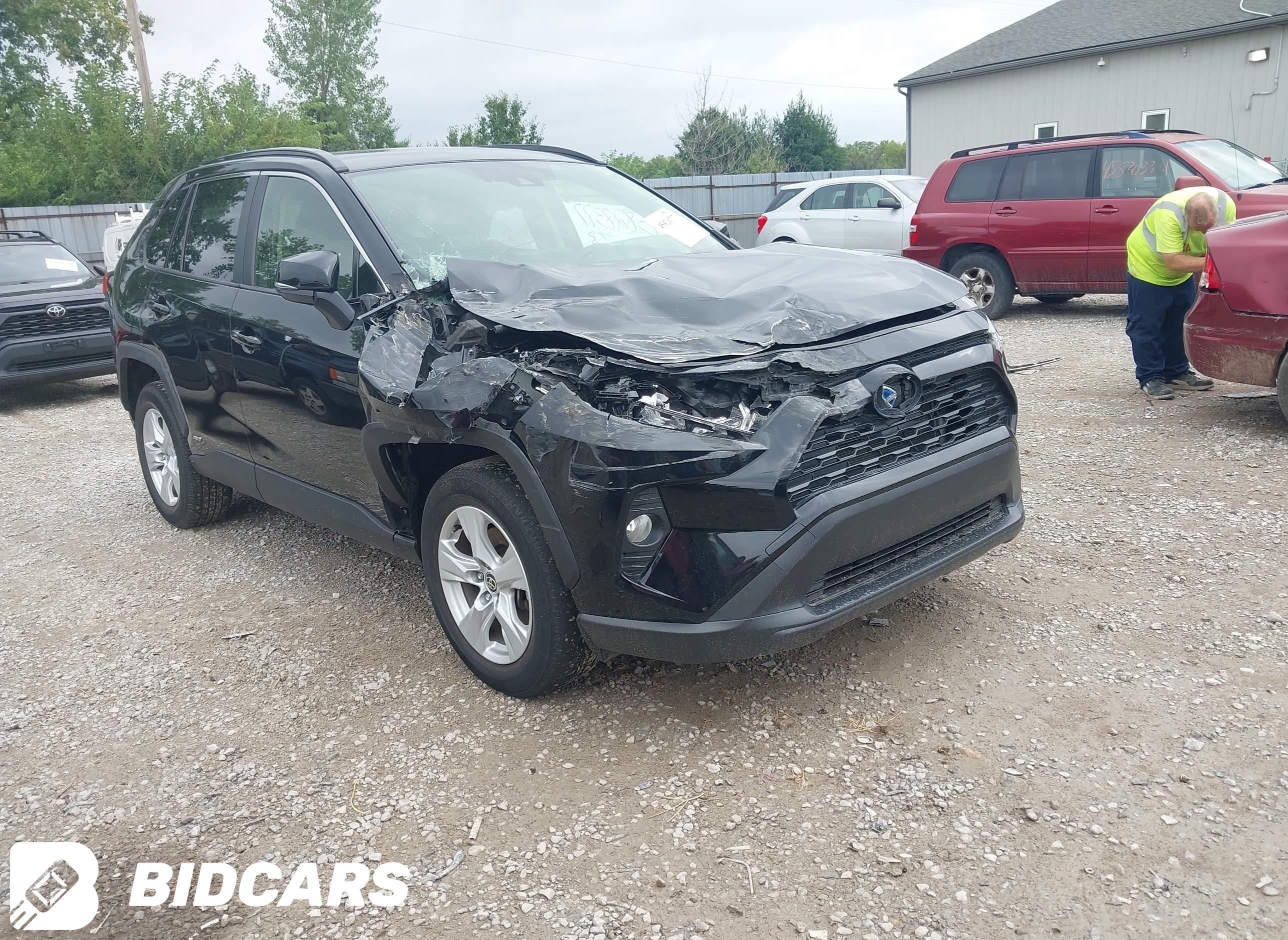 2020 Toyota RAV4, Hybrid Xle