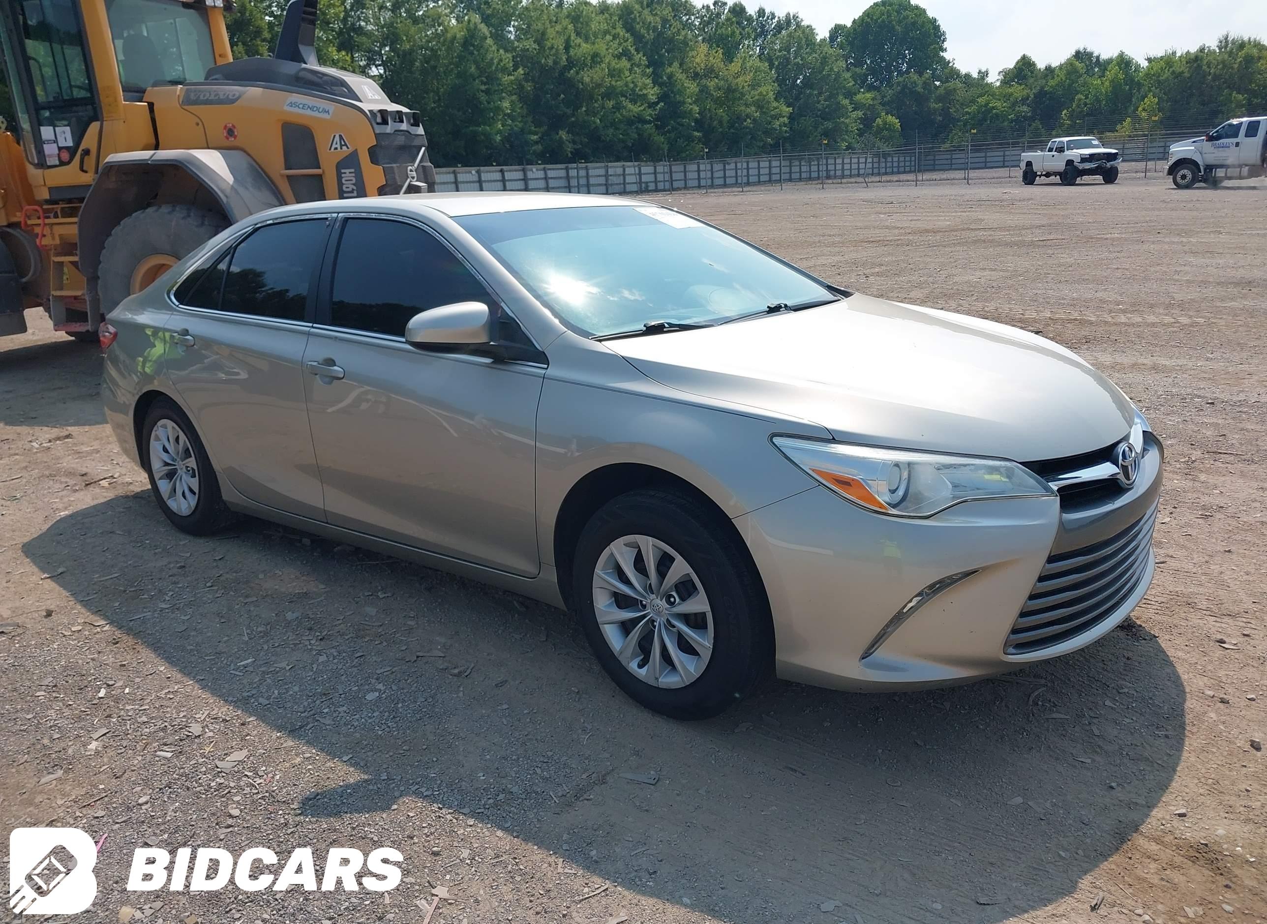 2016 Toyota Camry, LE