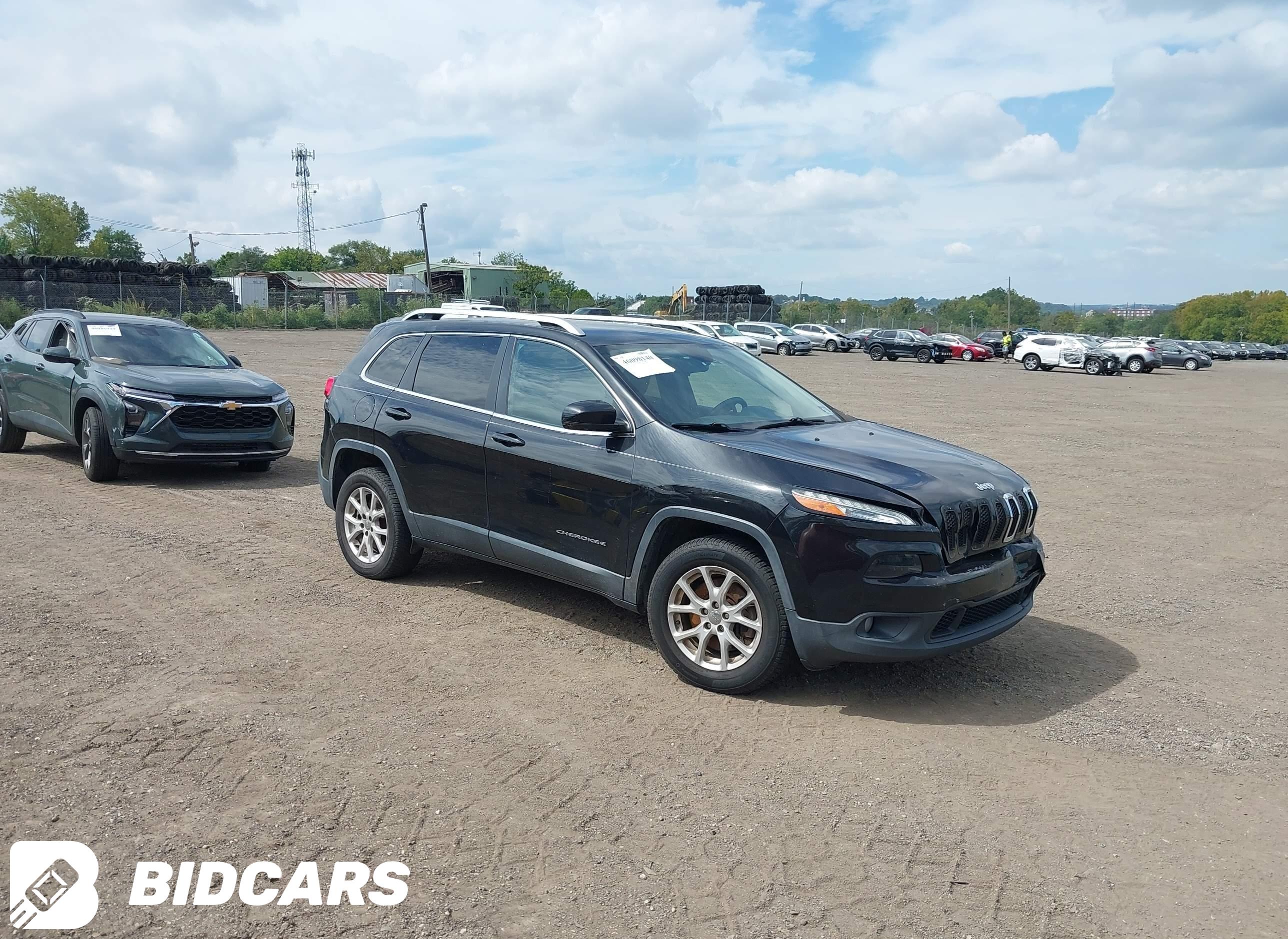 2015 Jeep Cherokee, Latitude
