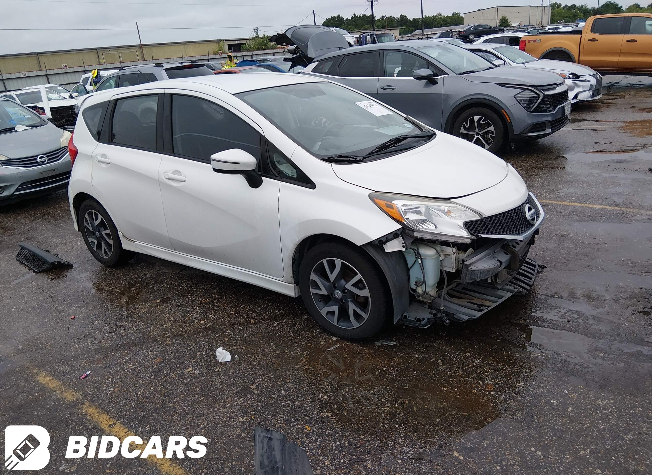 2015 Nissan Versa, Note SR