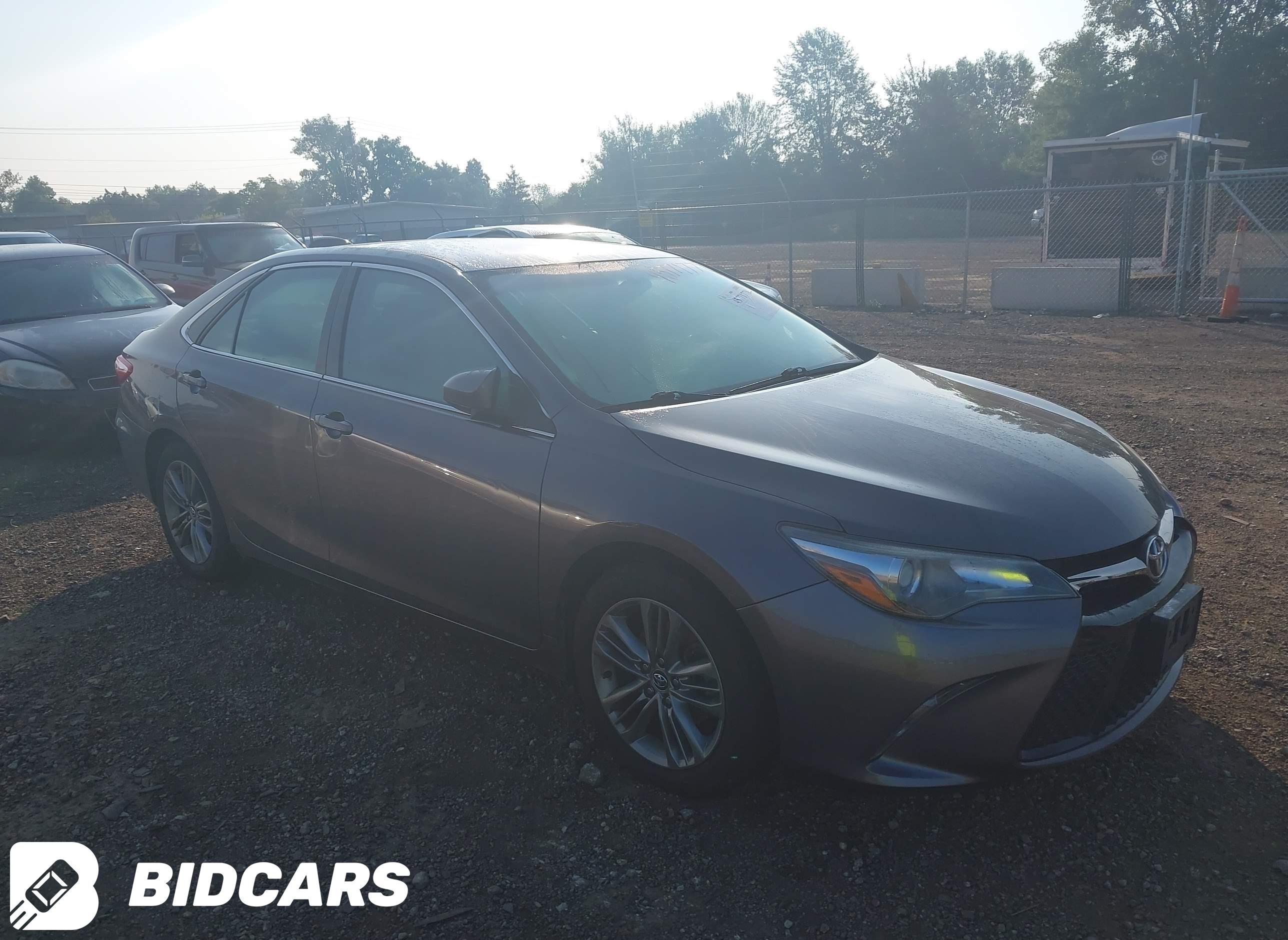 2016 Toyota Camry, SE