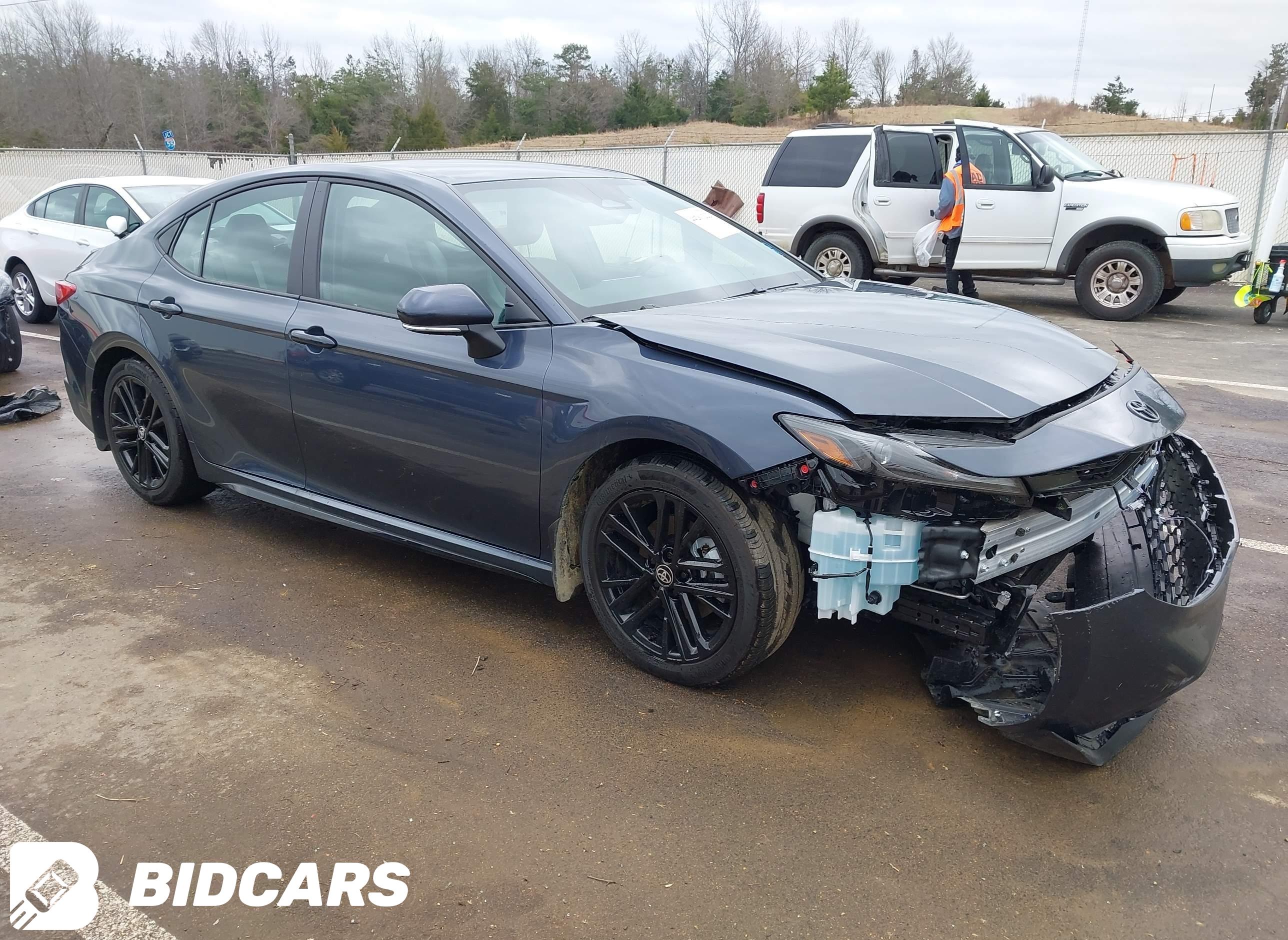 2026 Toyota Camry, SE