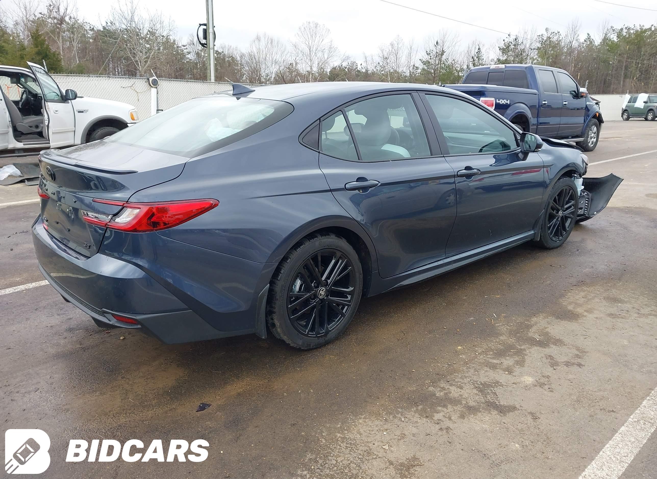 2026 Toyota Camry, SE
