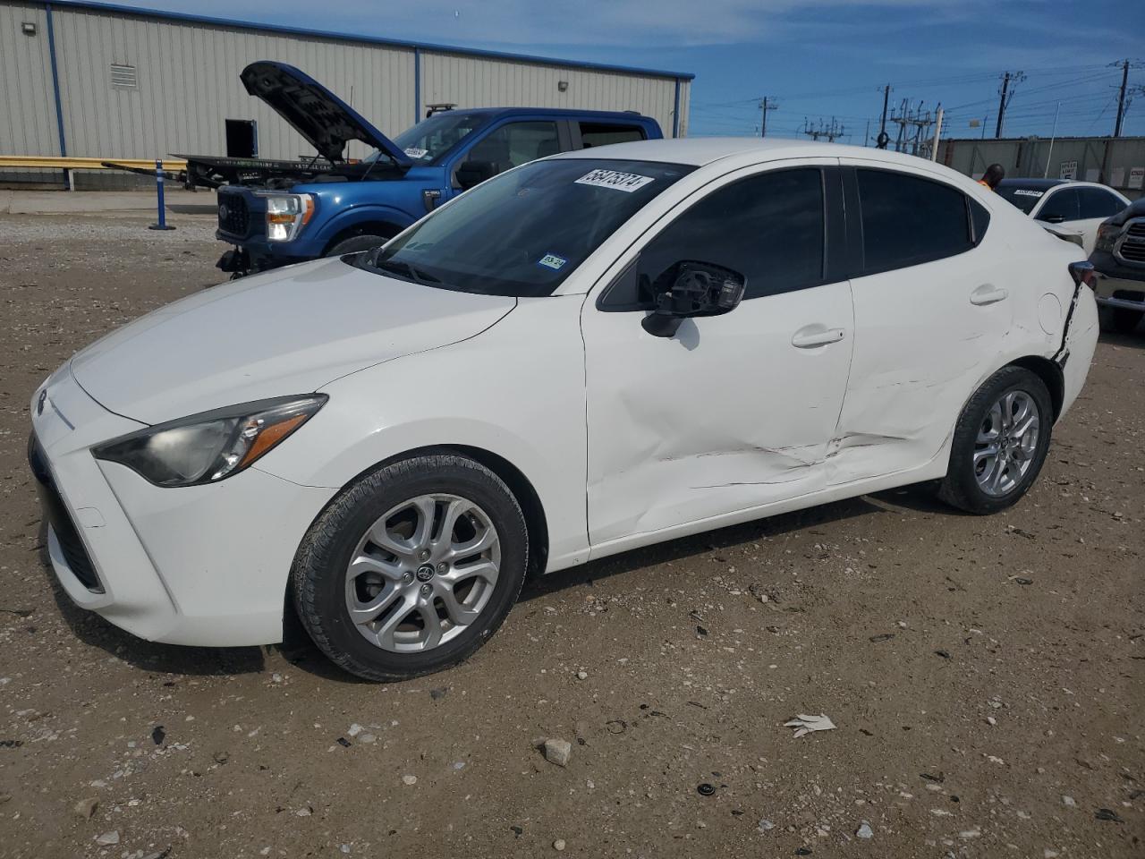 2017 Toyota Yaris, Base