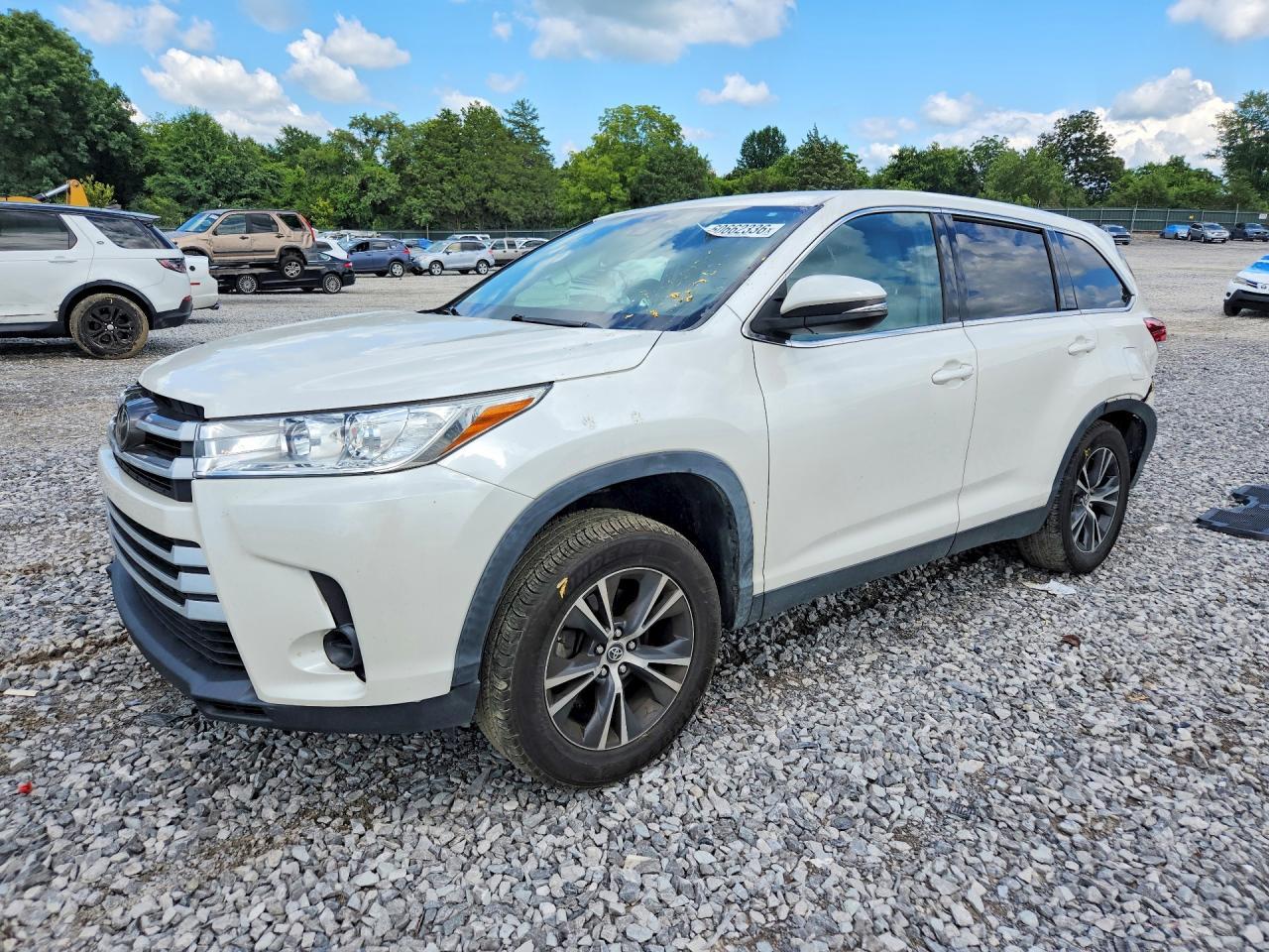 2019 Toyota Highlander, LE