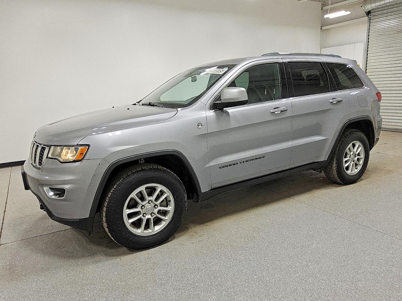 2020 Jeep Grand Cherokee, Laredo