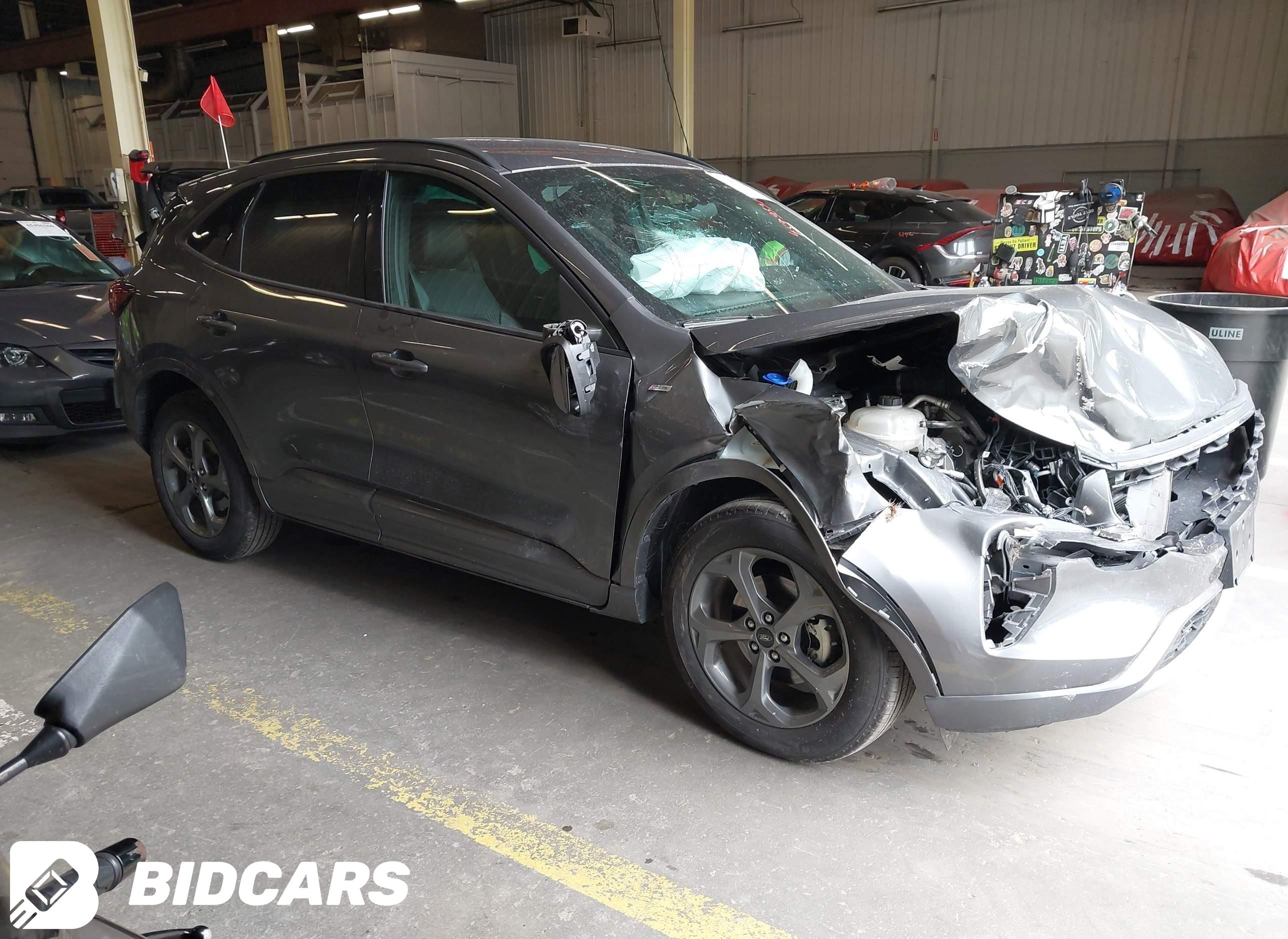 2023 Ford Escape, St-Line