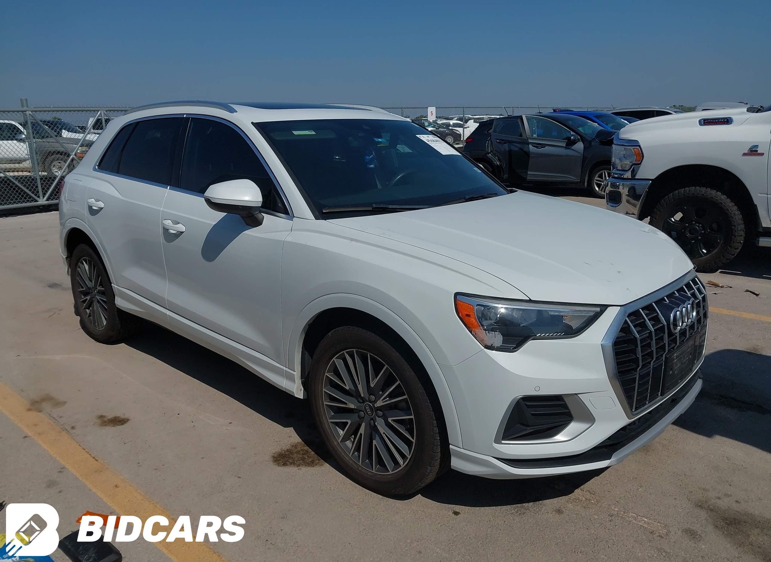 2022 Audi Q3, Premium 40 Tfsi...