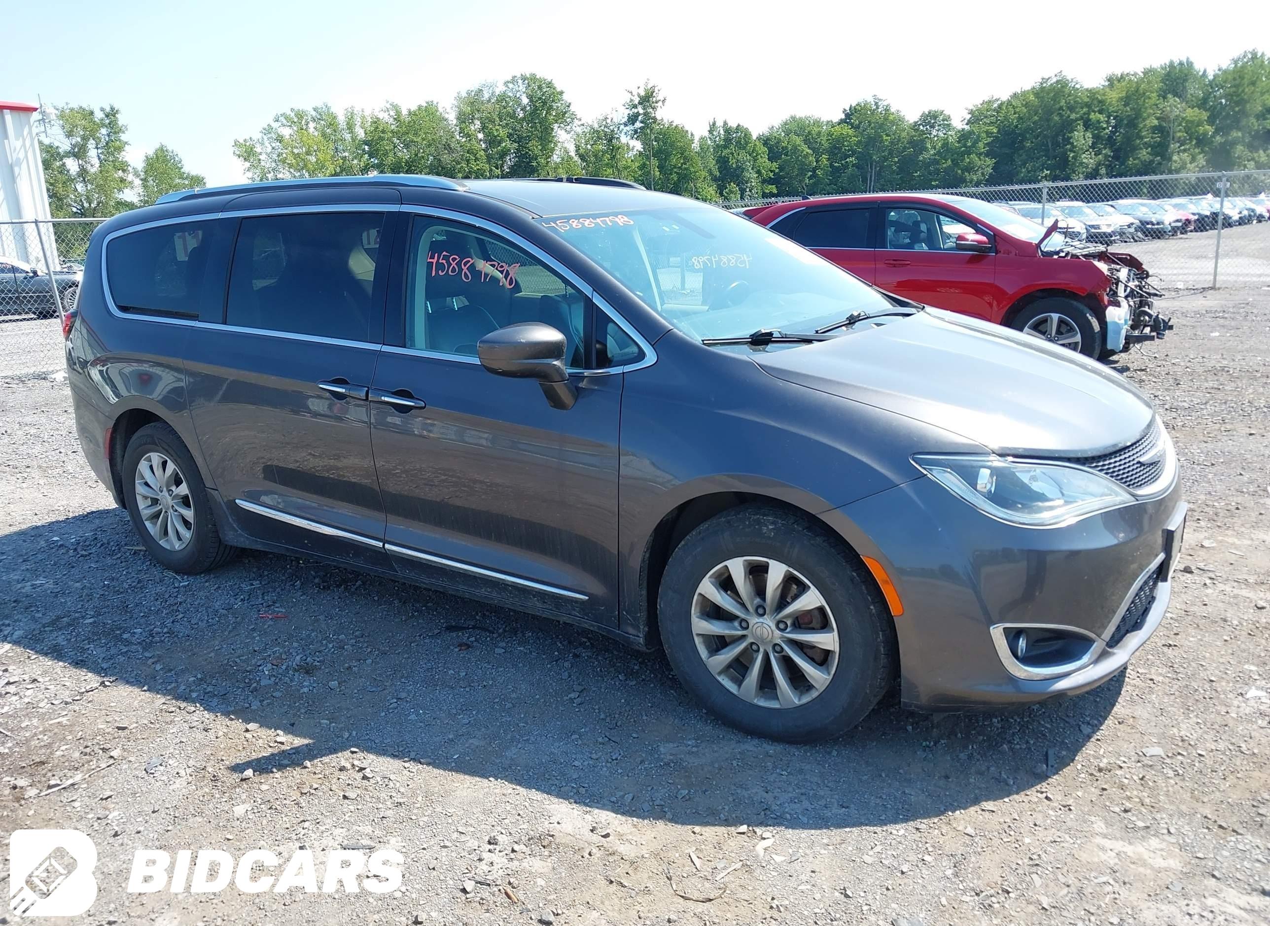 2018 Chrysler Pacifica, Touri...