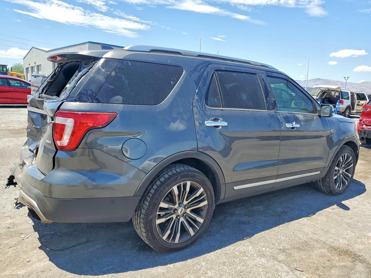 2017 Ford Explorer, Platinum