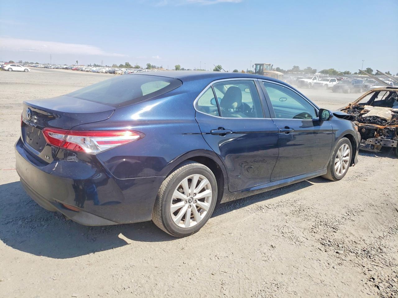 2018 Toyota Camry, LE