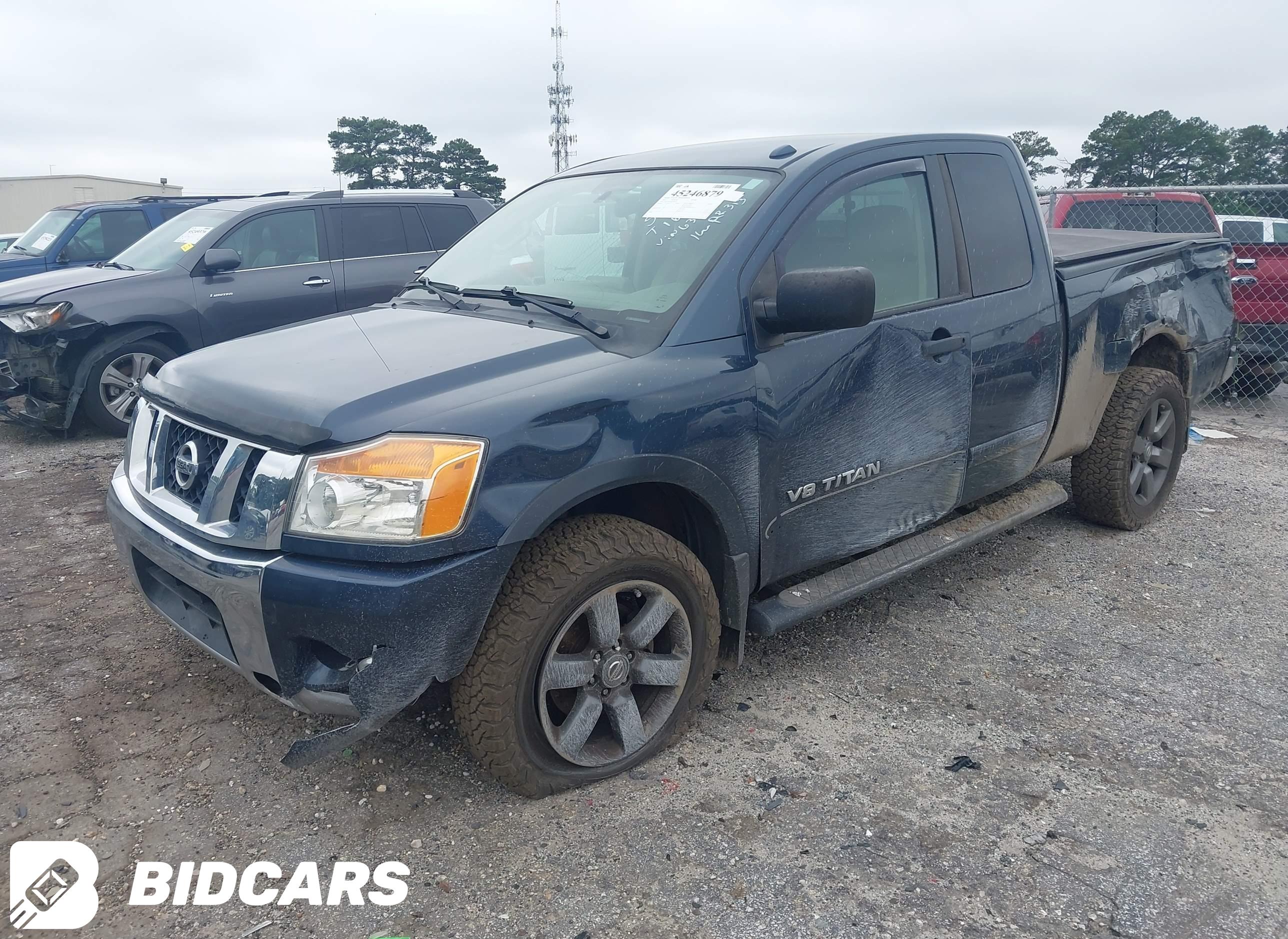 2015 Nissan Titan, SV