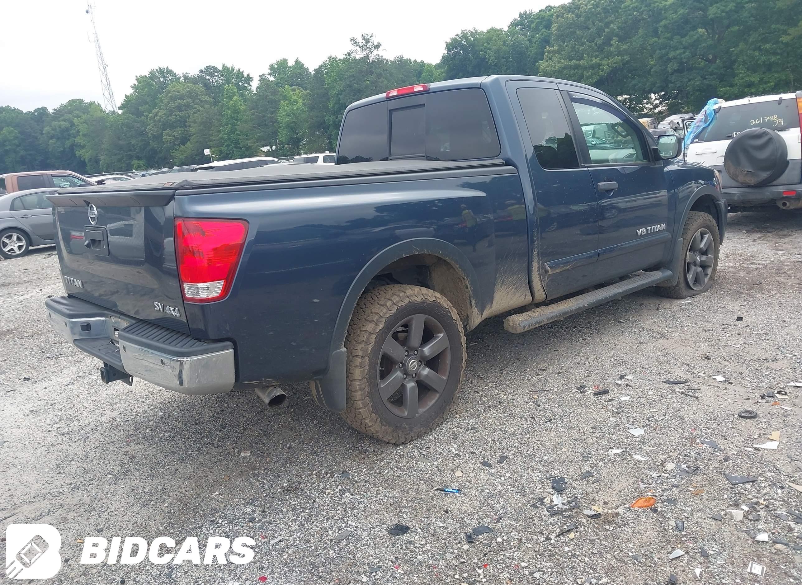 2015 Nissan Titan, SV