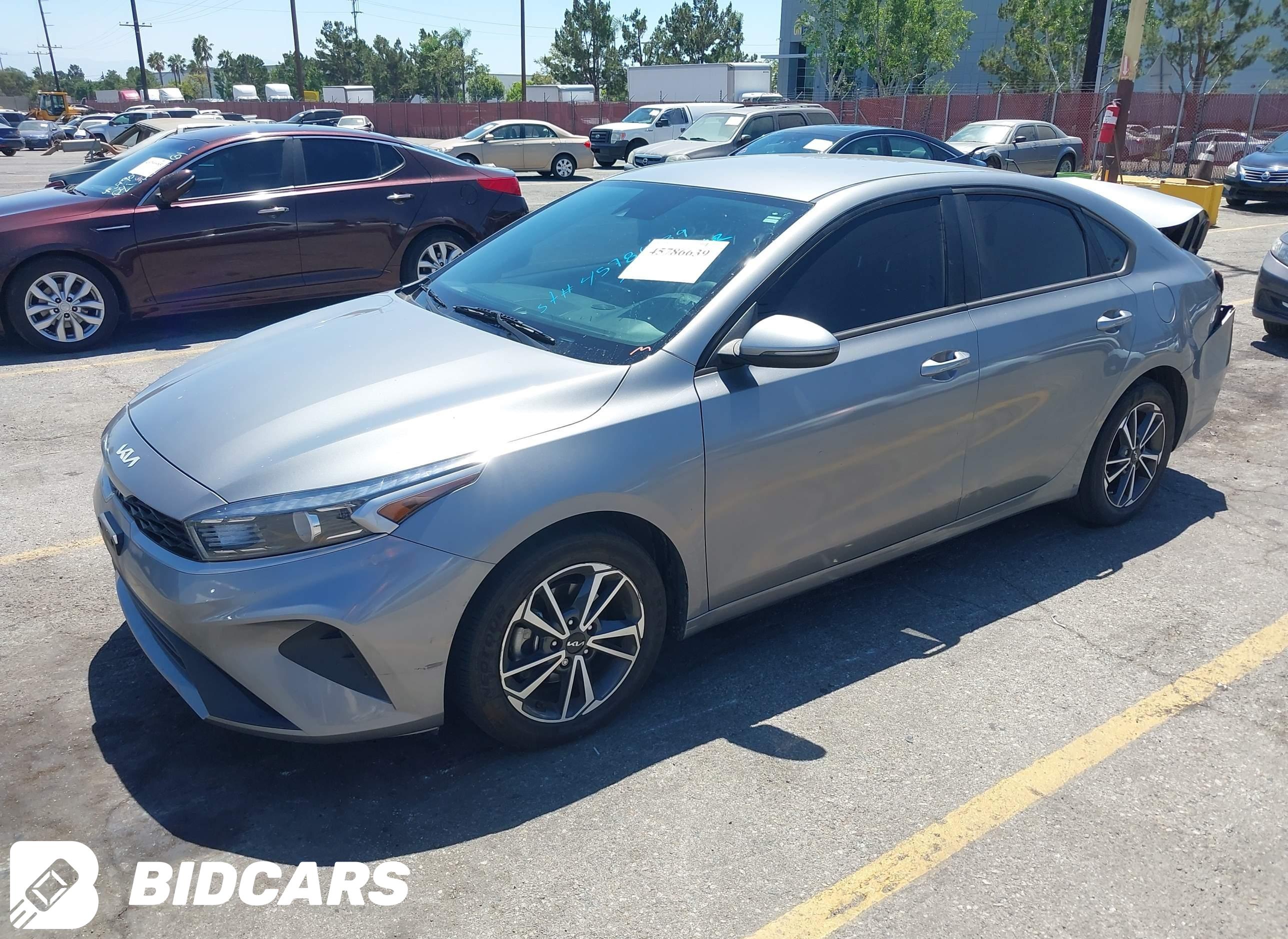 2023 KIA Forte, Lxs