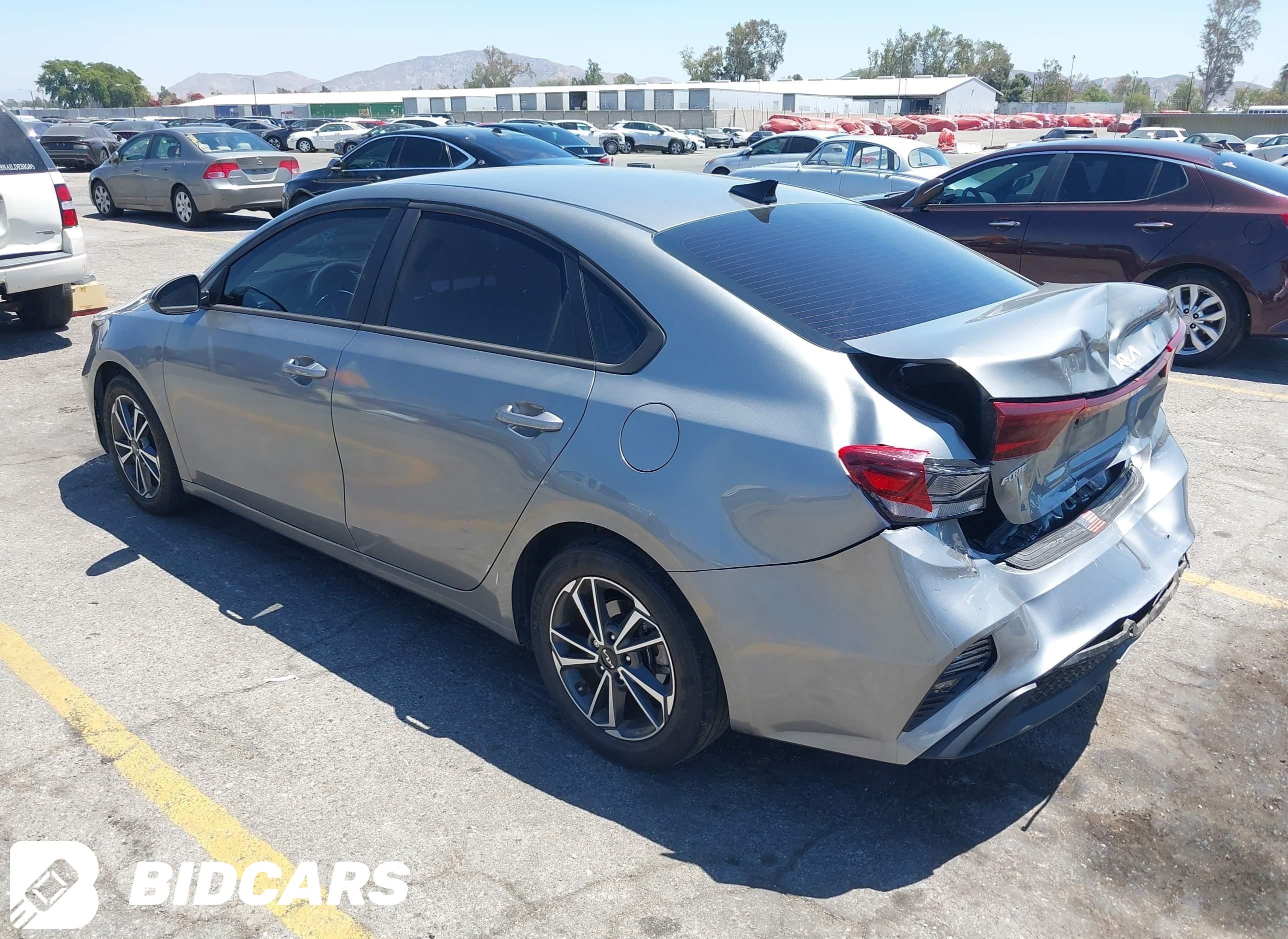 2023 KIA Forte, Lxs