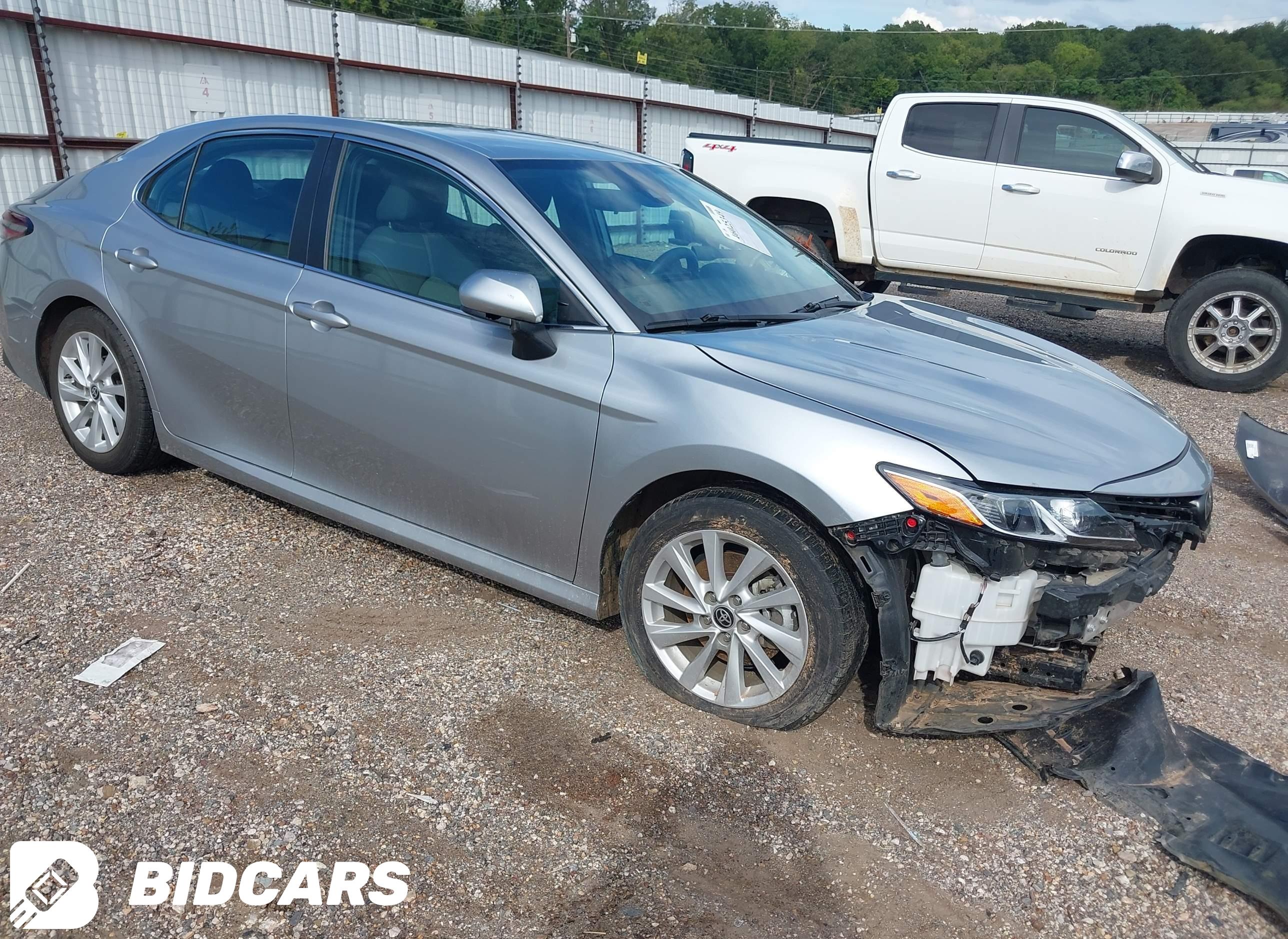 2022 Toyota Camry, LE