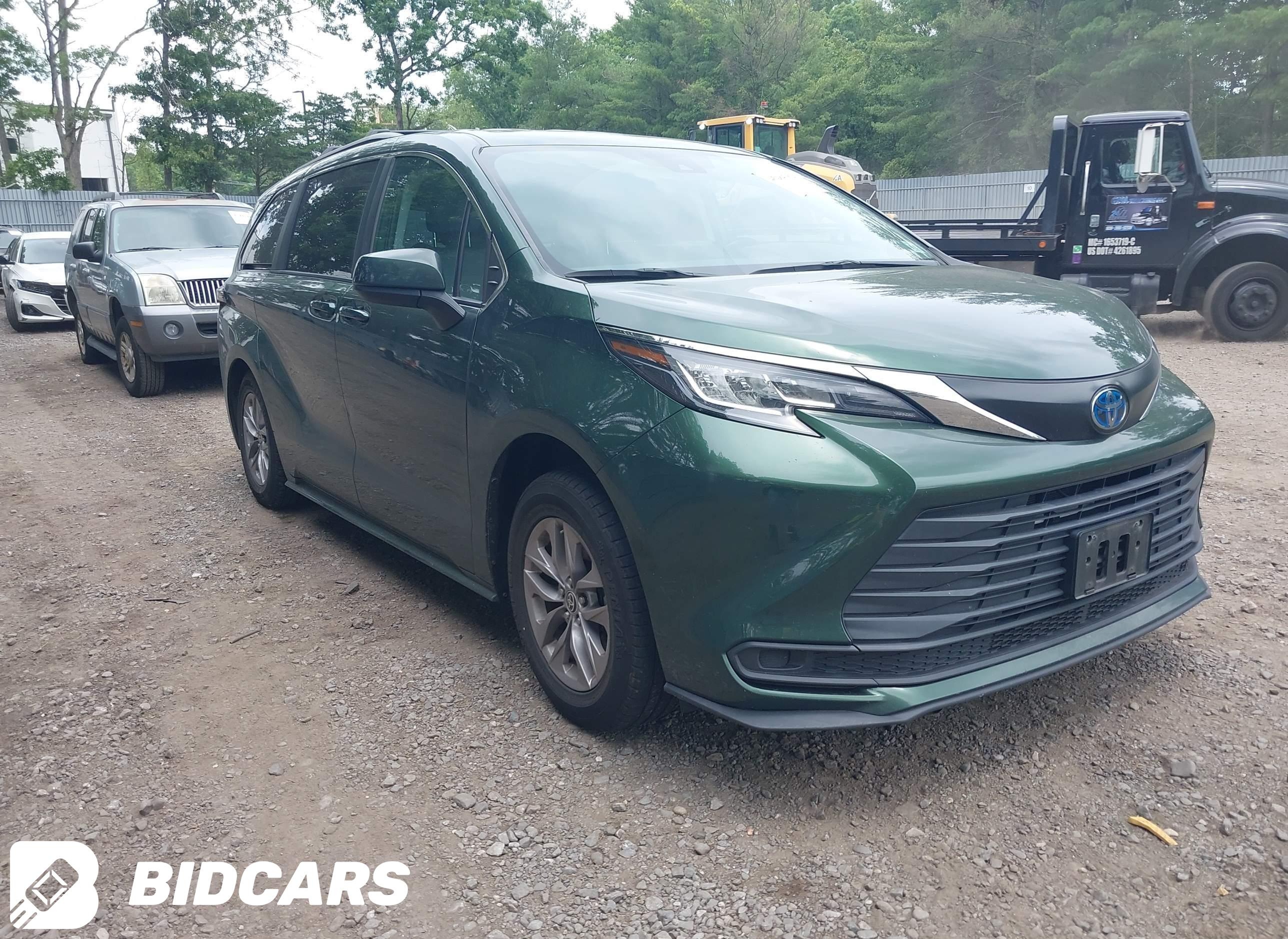 2022 Toyota Sienna, LE