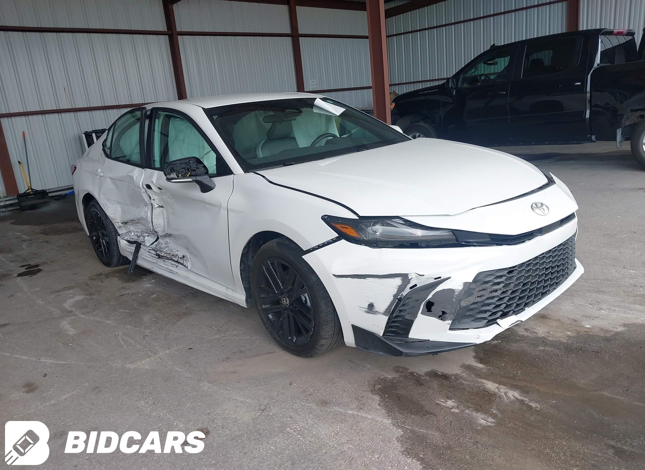 2026 Toyota Camry, SE