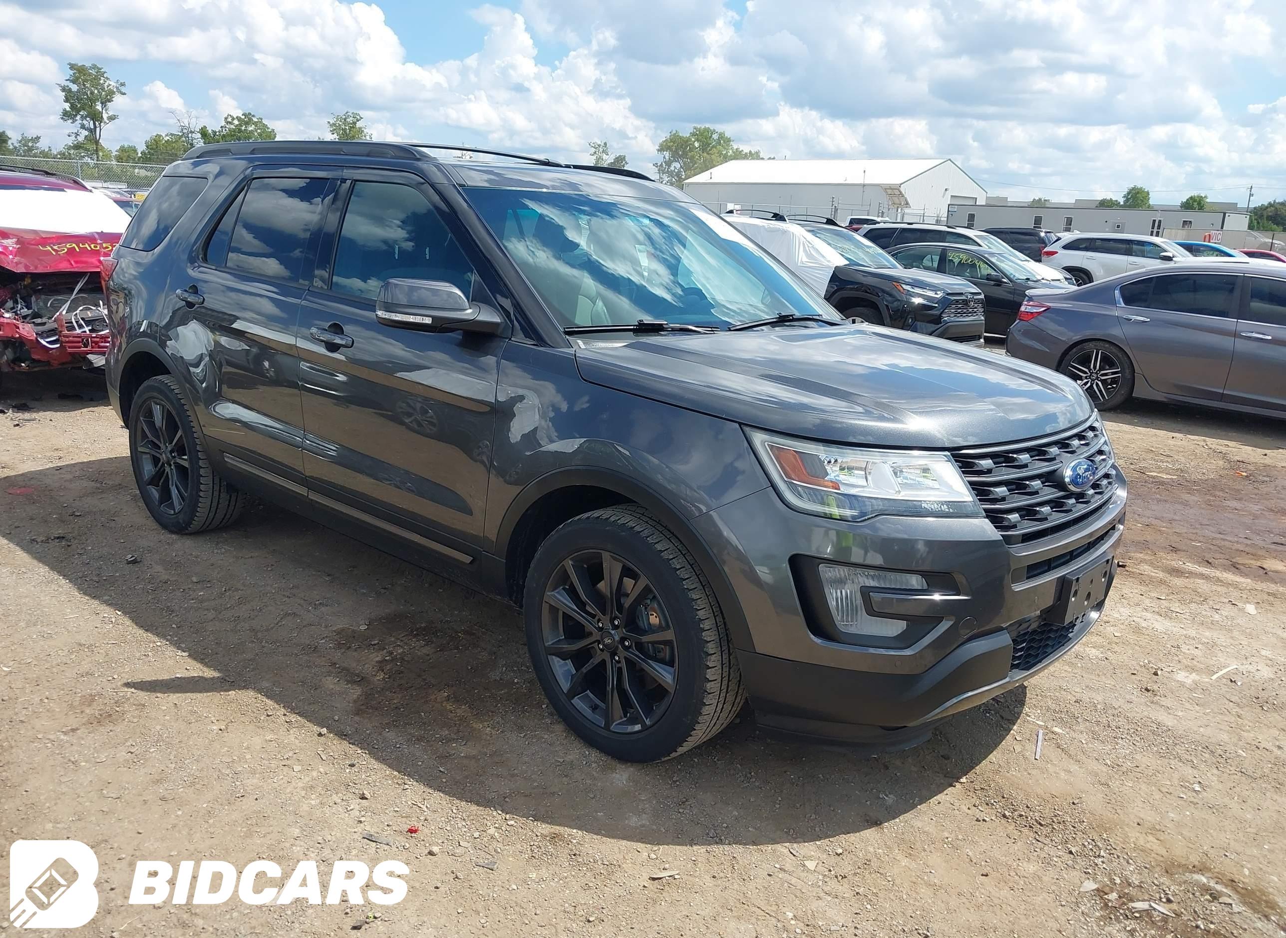 2017 Ford Explorer, Xlt