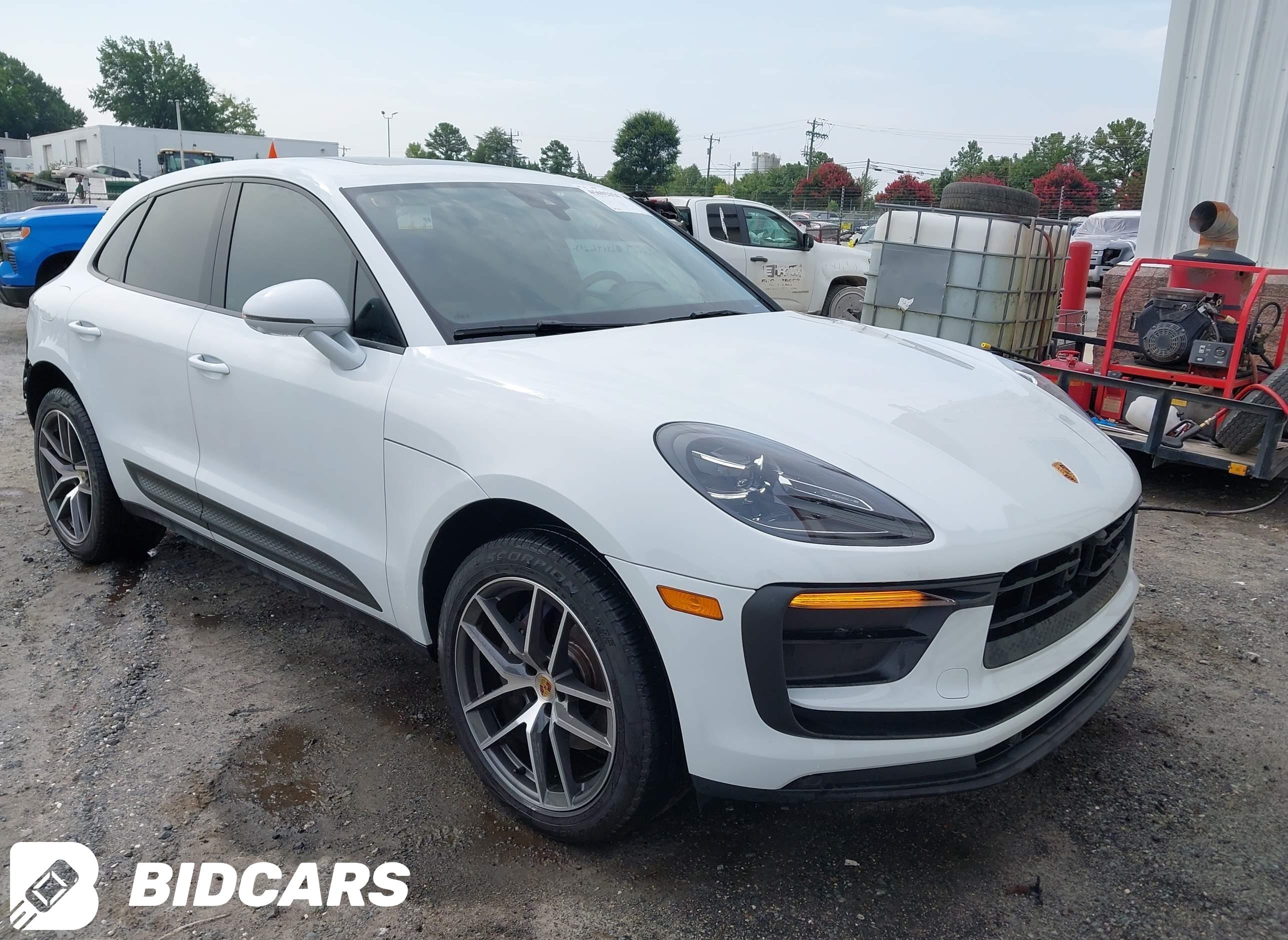 2023 Porsche Macan, T