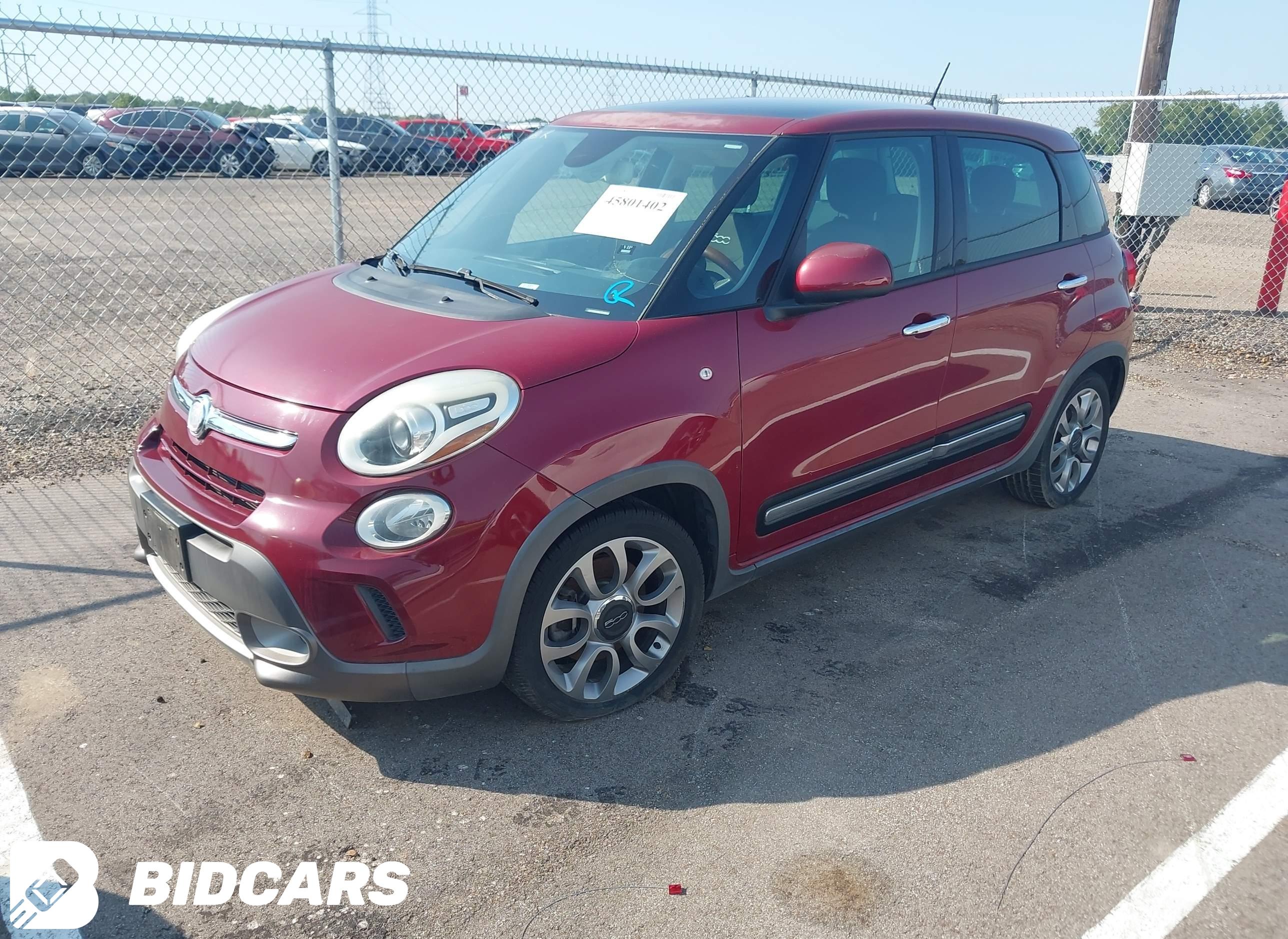 2015 Fiat 500L, Trekking