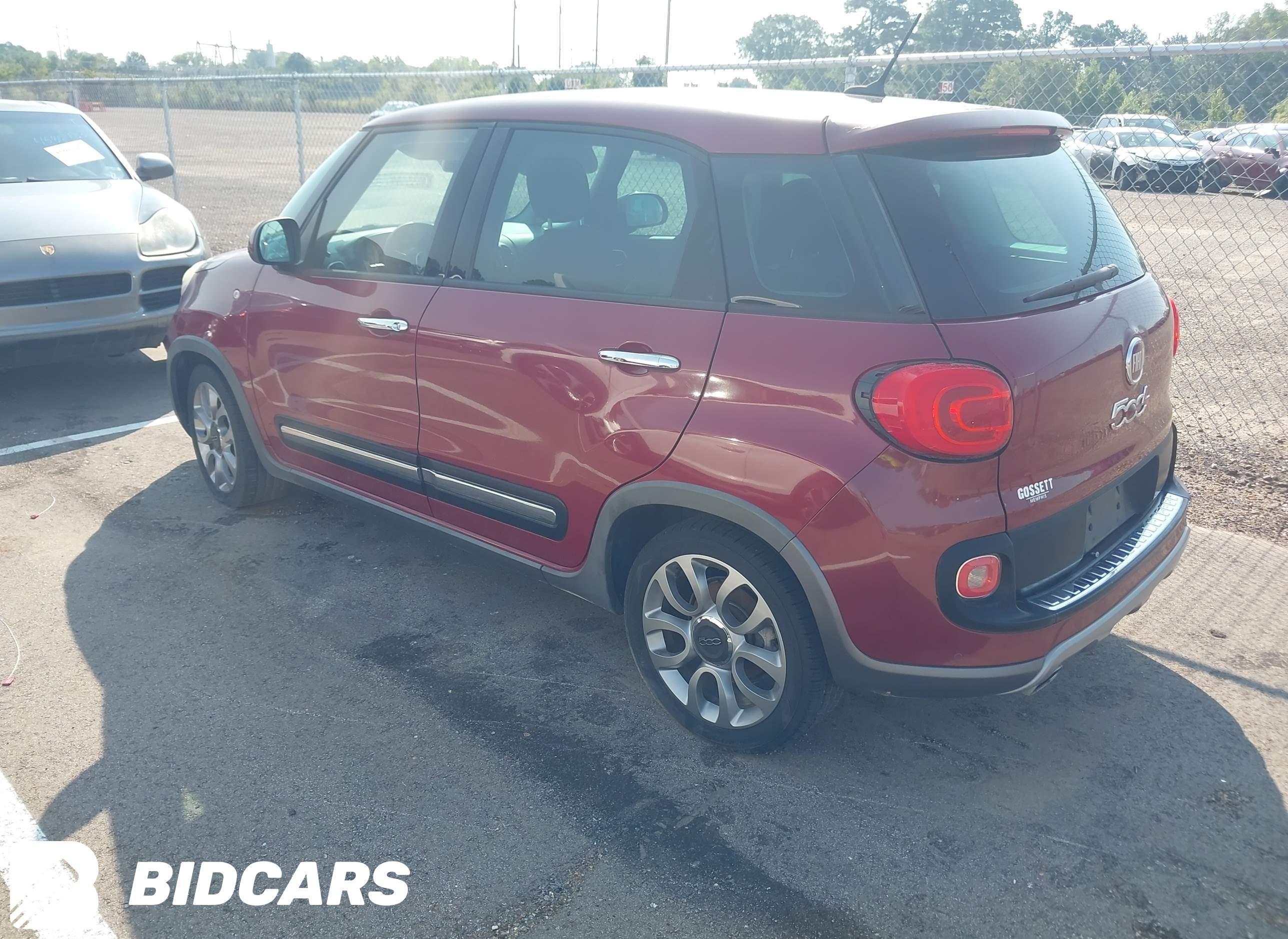 2015 Fiat 500L, Trekking