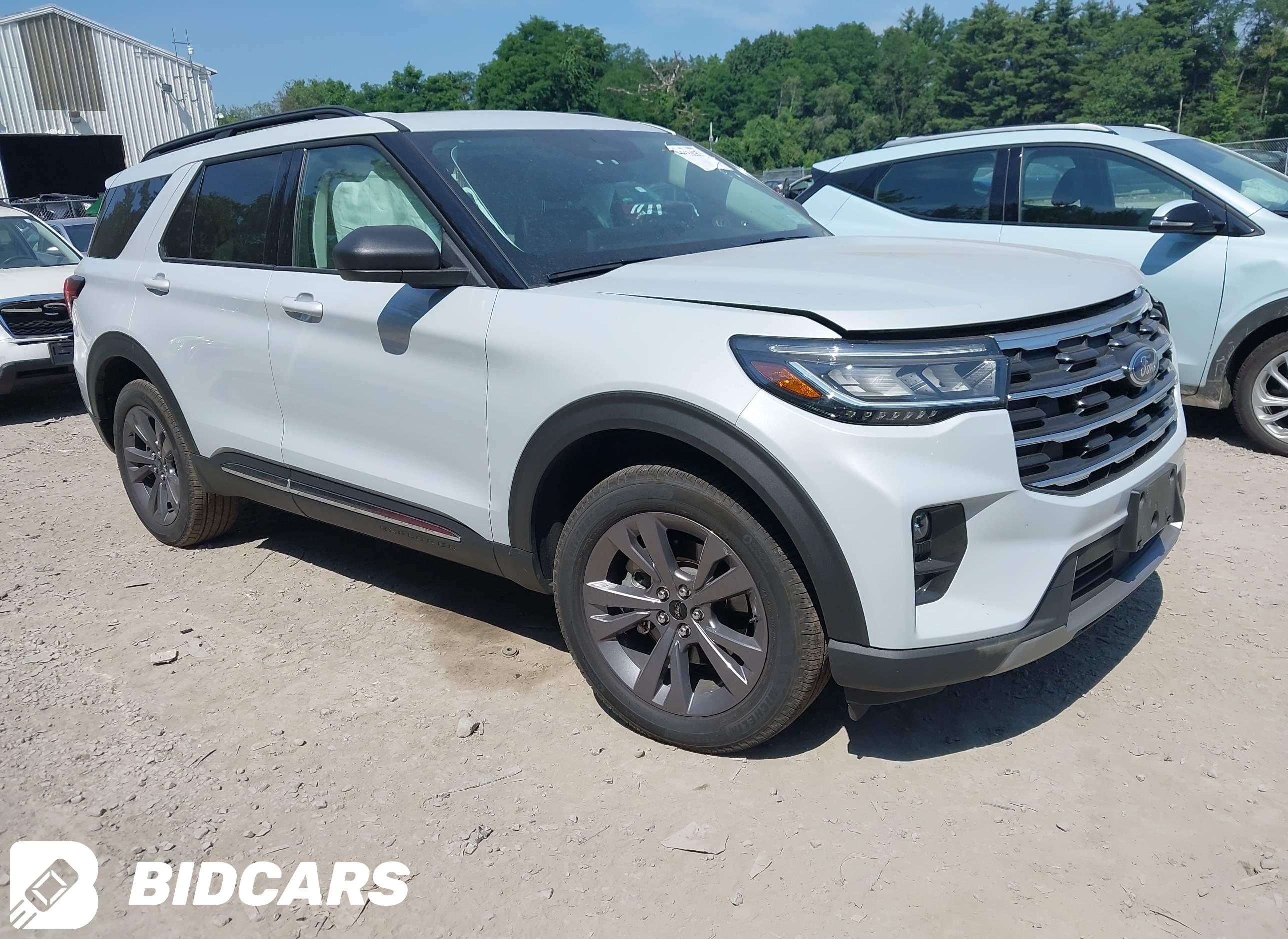 2025 Ford Explorer, Active