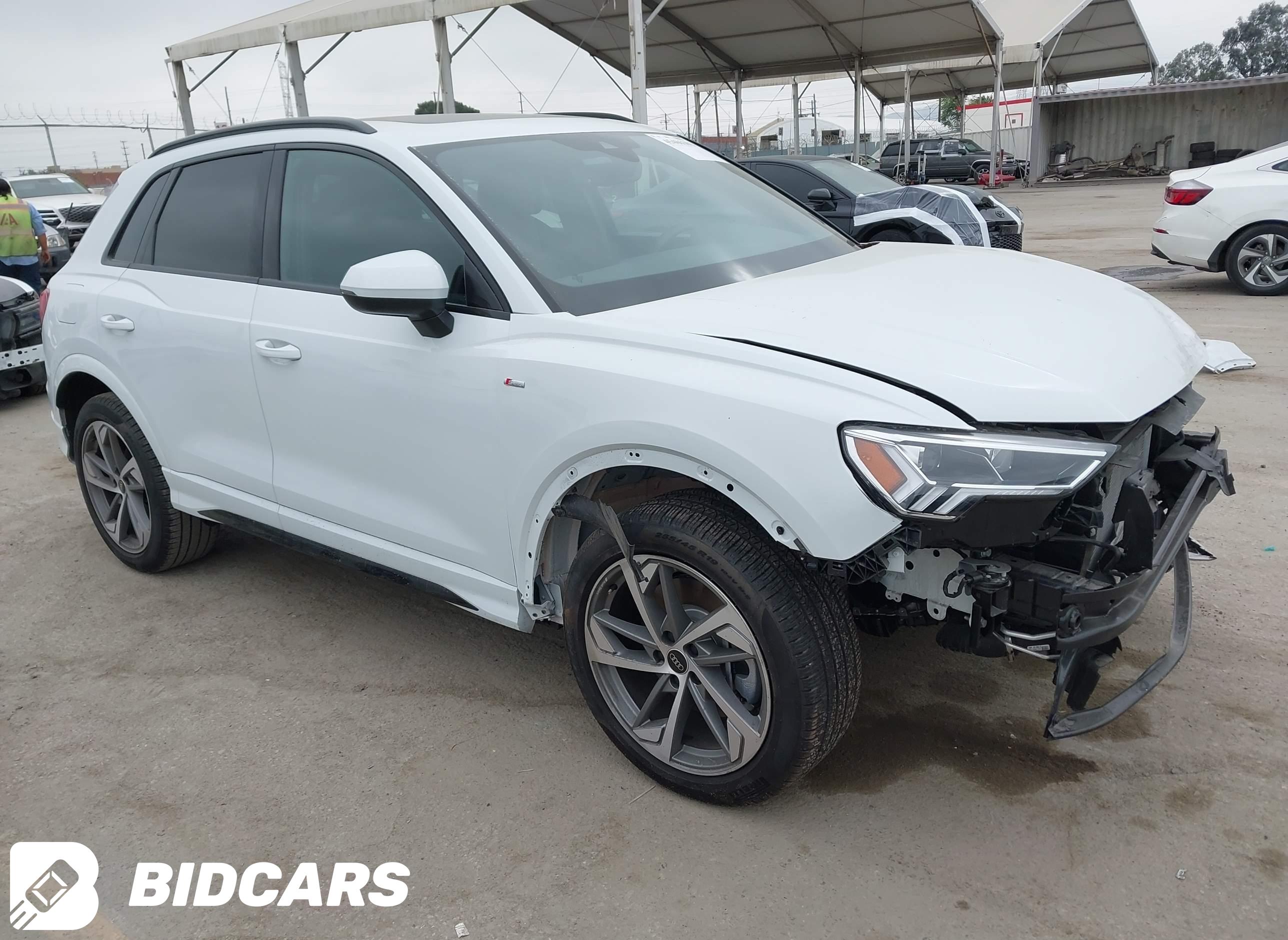 2025 Audi Q3, Premium 45 Tfsi...