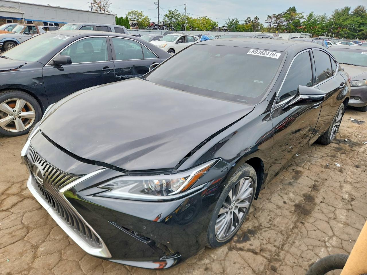 2021 Lexus ES, Base