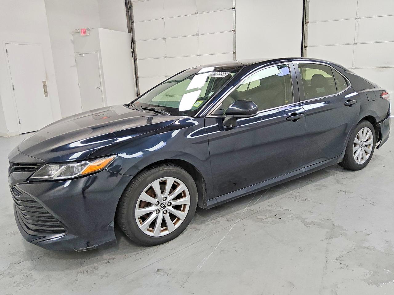 2018 Toyota Camry, LE