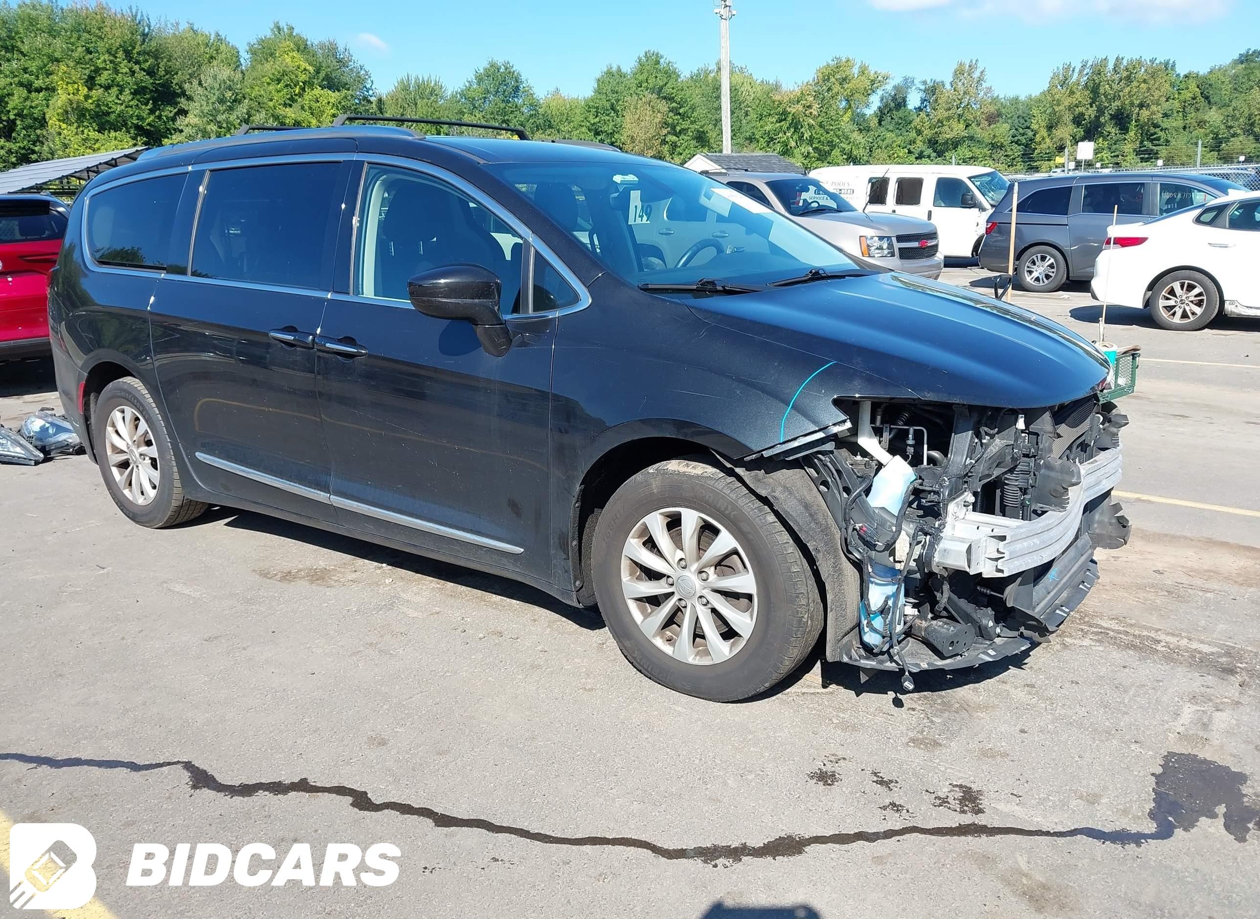 2018 Chrysler Pacifica, Touri...