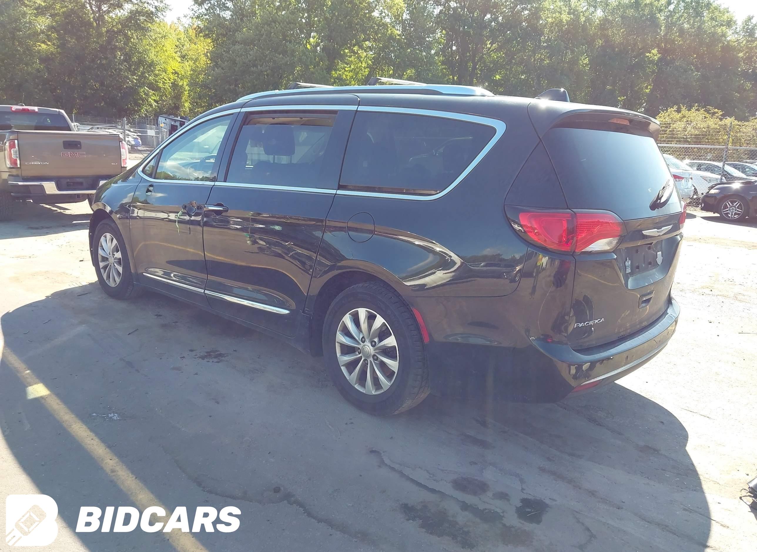 2018 Chrysler Pacifica, Touri...
