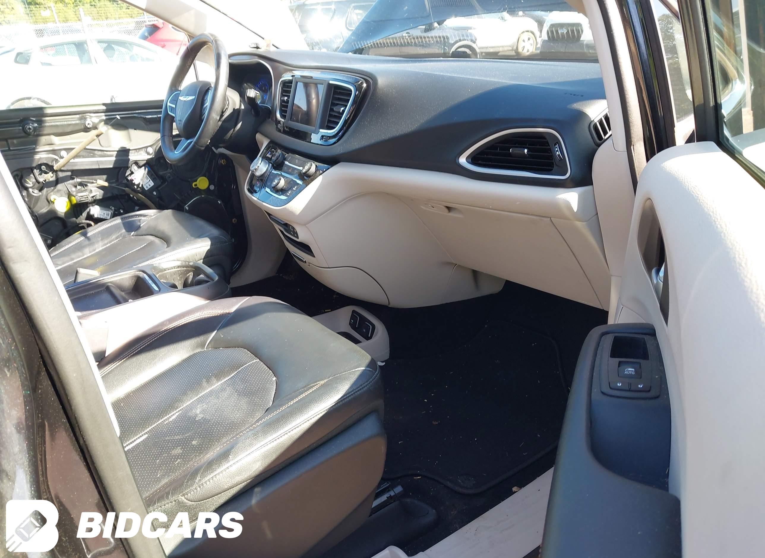 2018 Chrysler Pacifica, Touri...