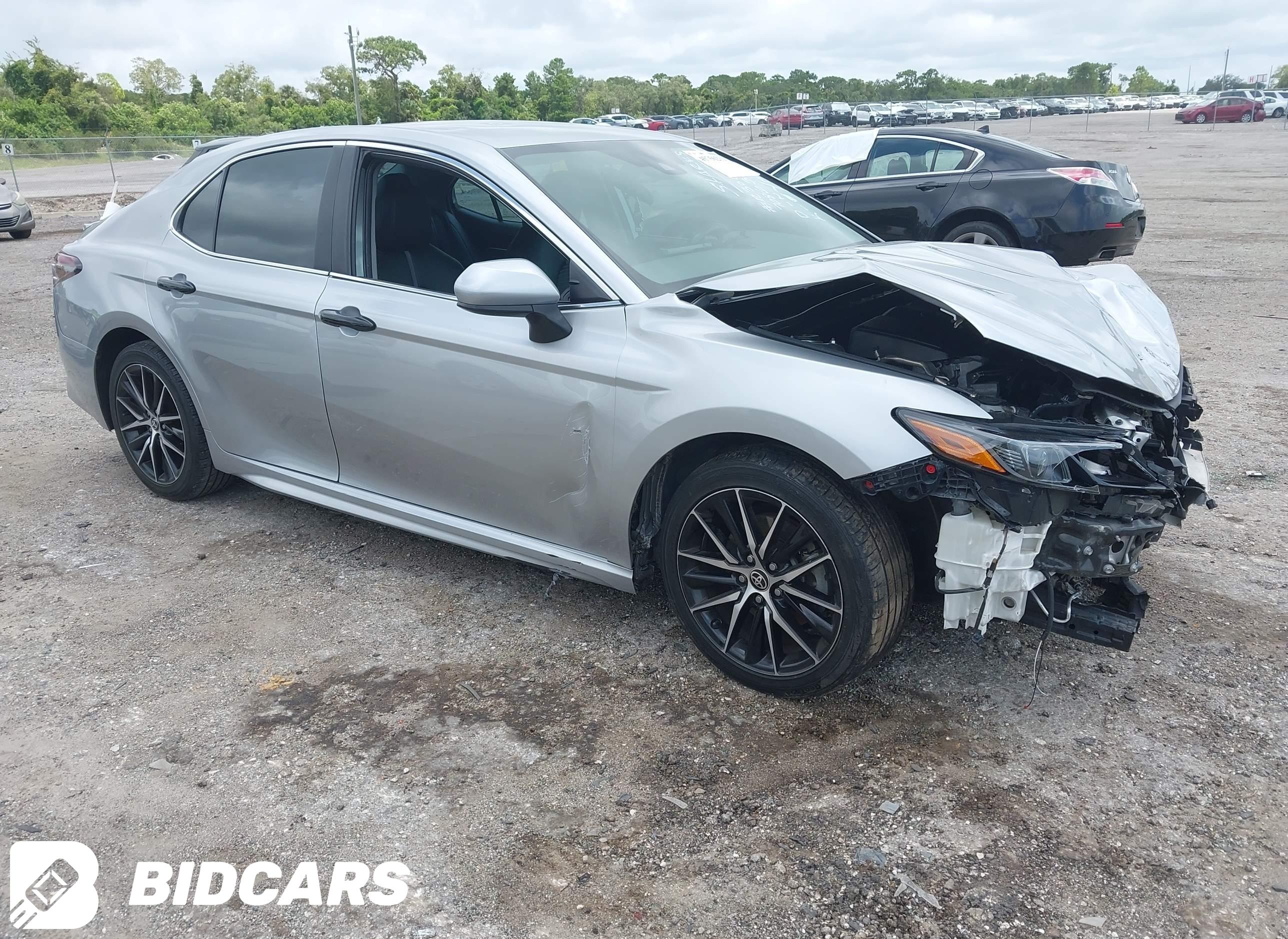 2022 Toyota Camry, SE