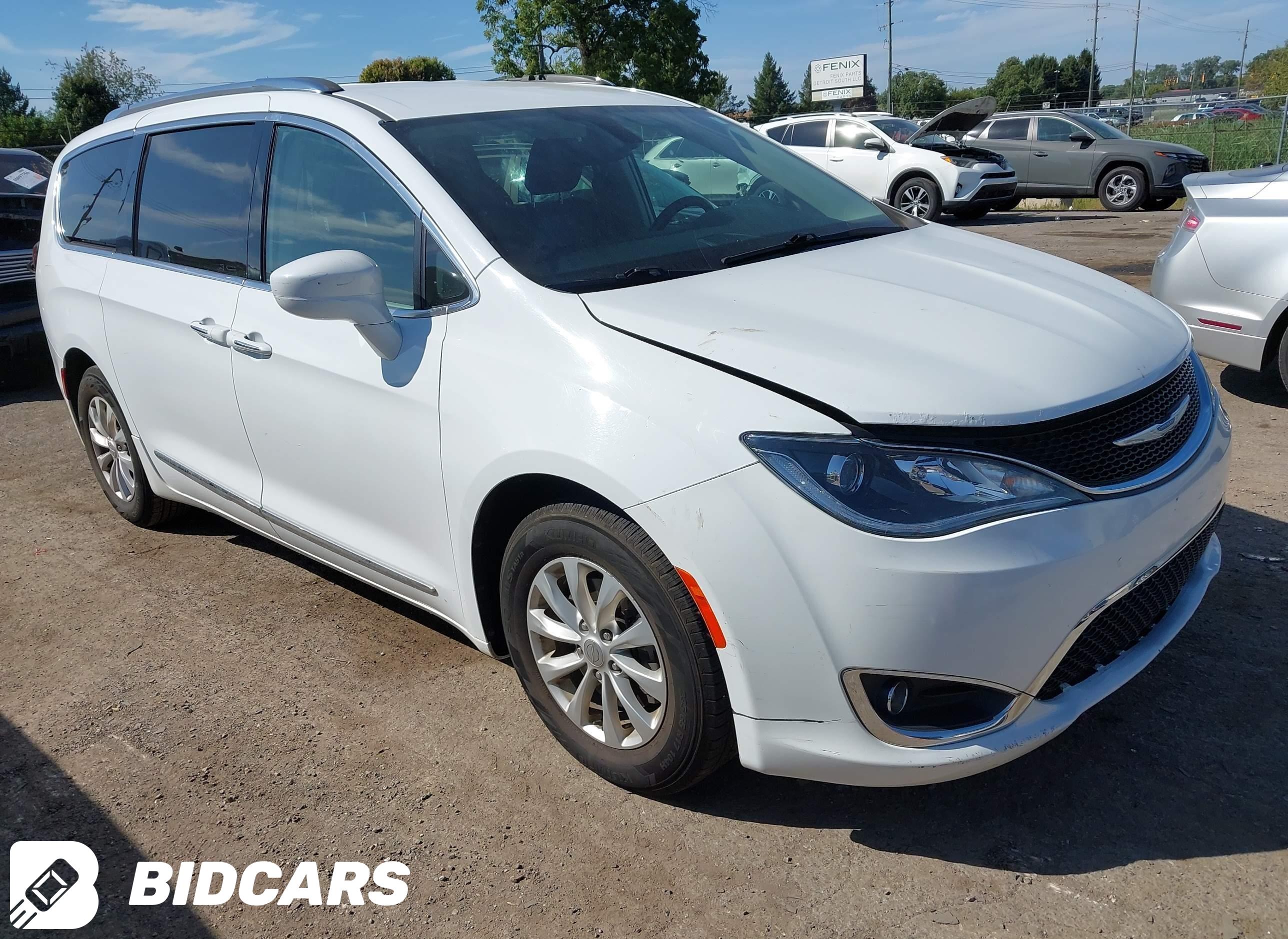 2018 Chrysler Pacifica, Touri...