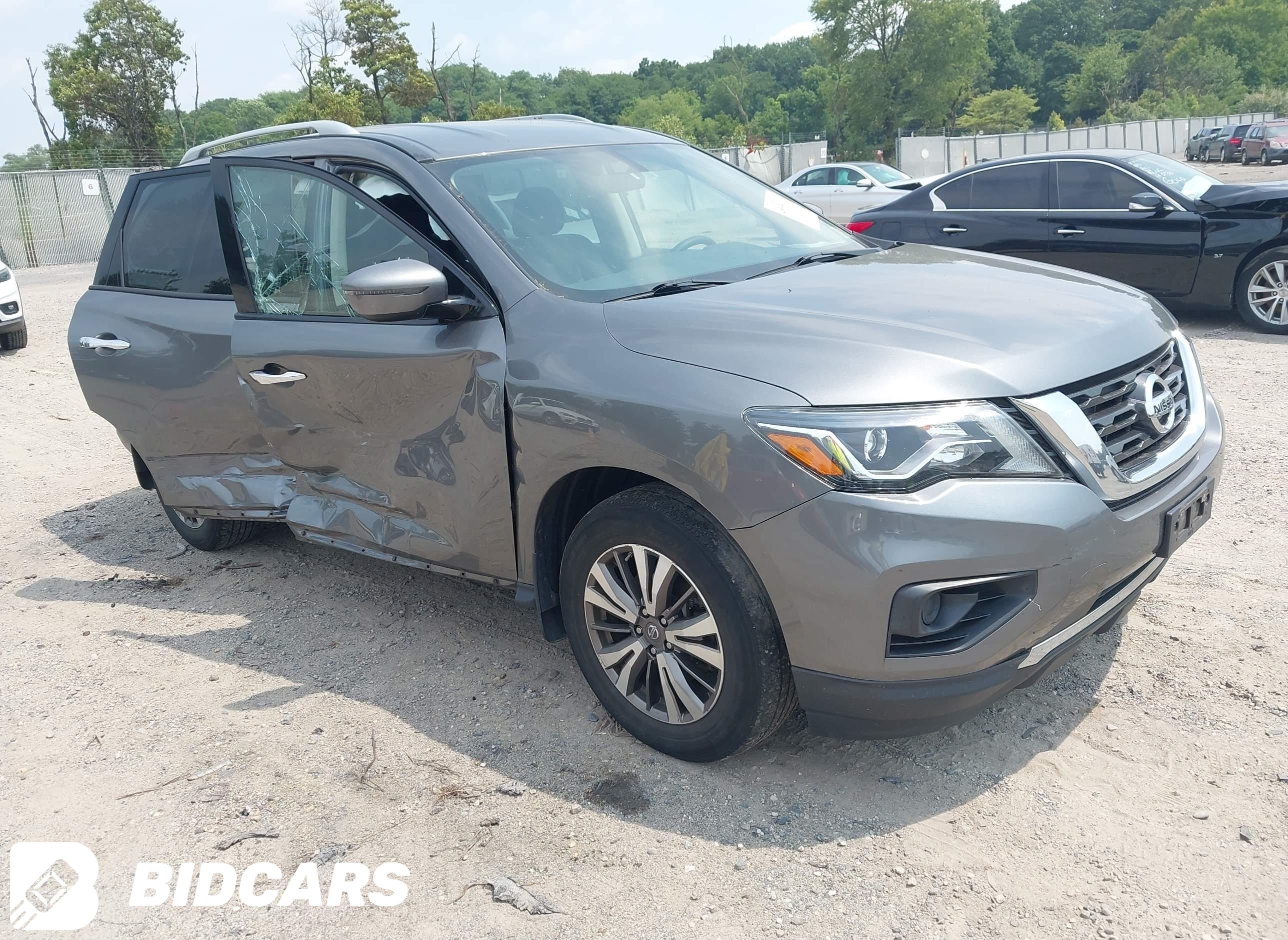 2019 Nissan Pathfinder, S