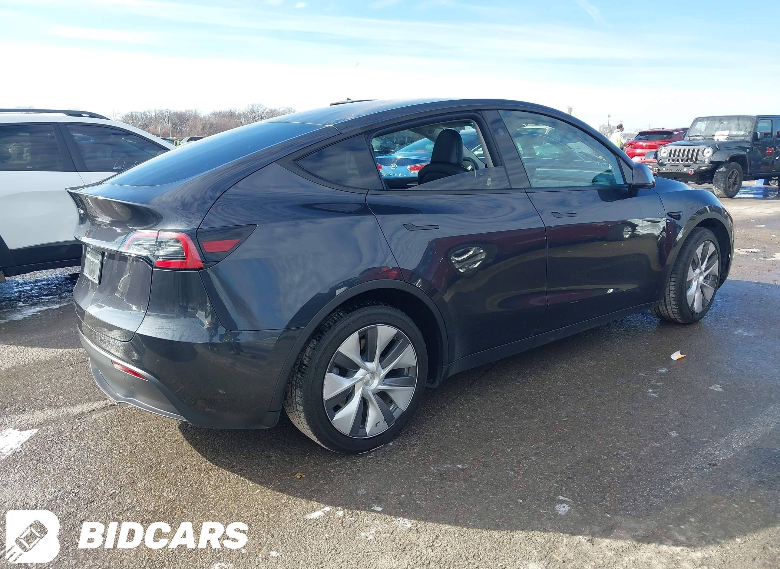 2024 Tesla Model Y, Rwd