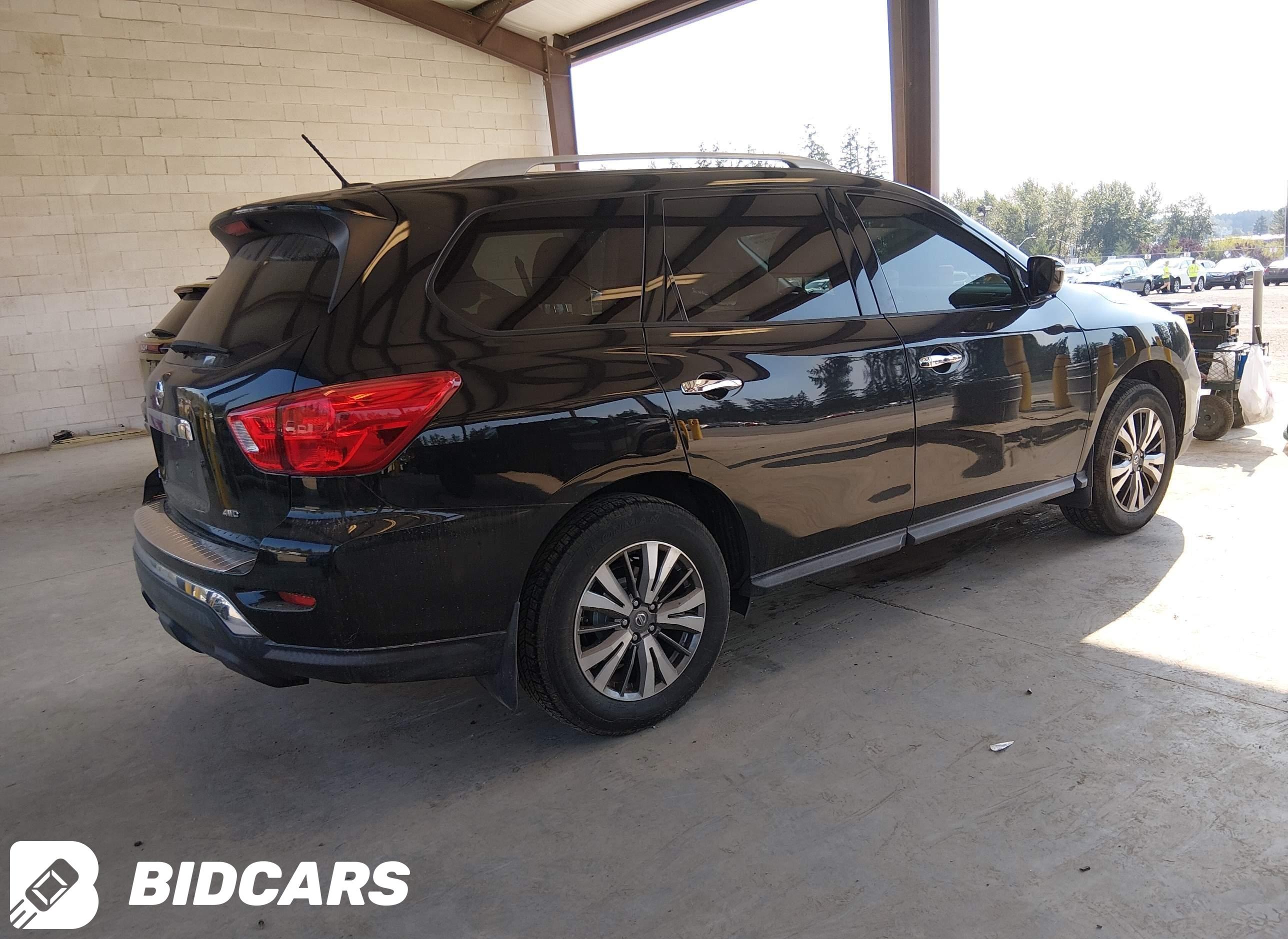 2018 Nissan Pathfinder, S
