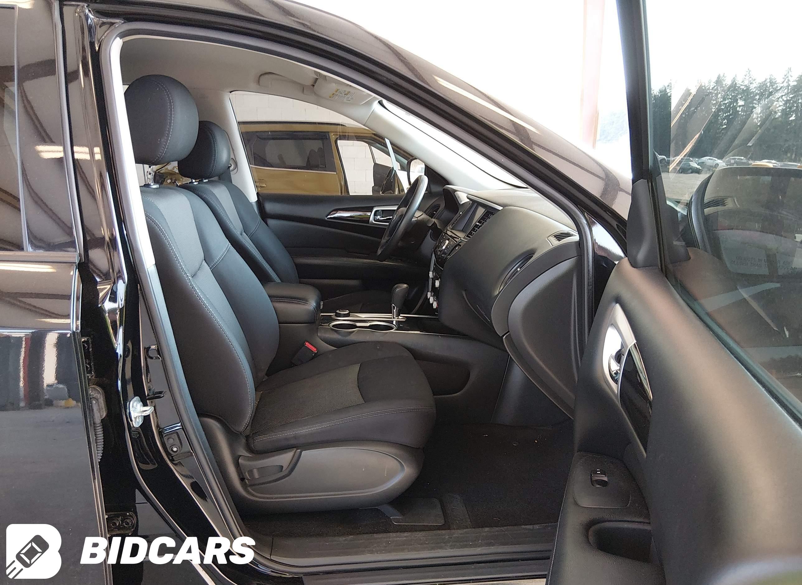 2018 Nissan Pathfinder, S