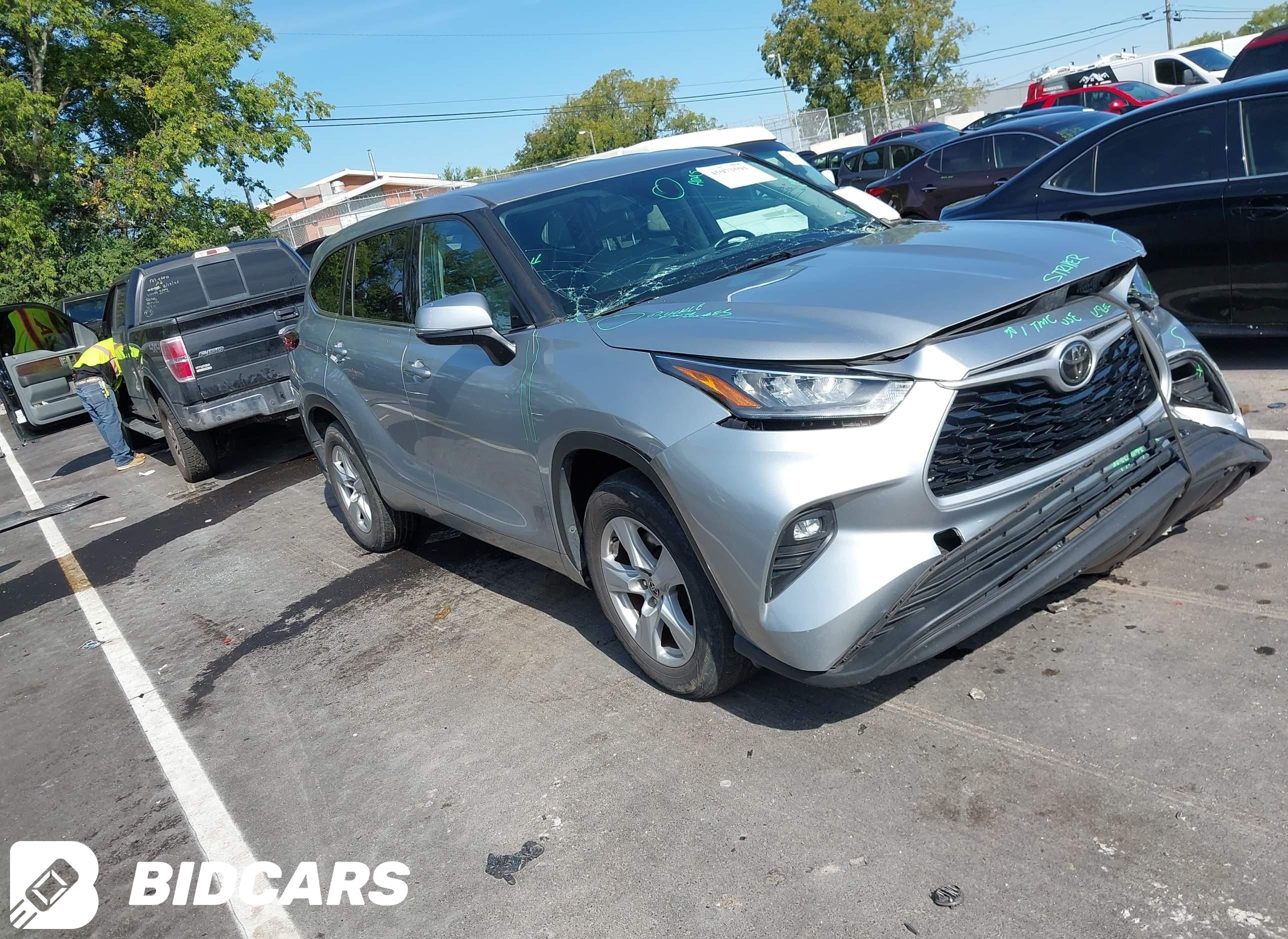 2020 Toyota Highlander, LE