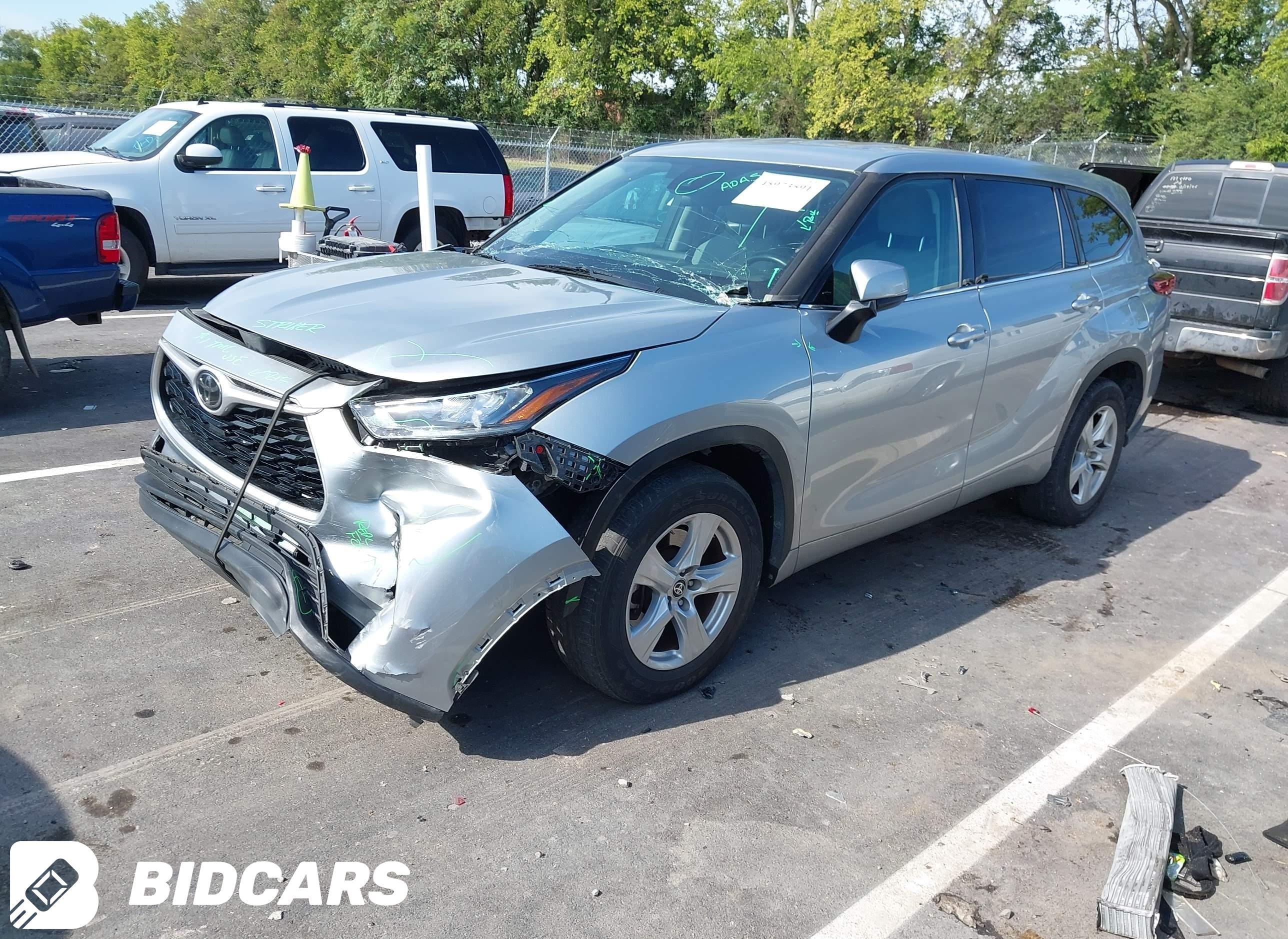 2020 Toyota Highlander, LE