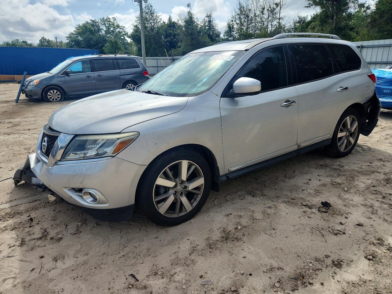 2016 Nissan Pathfinder, Platinum