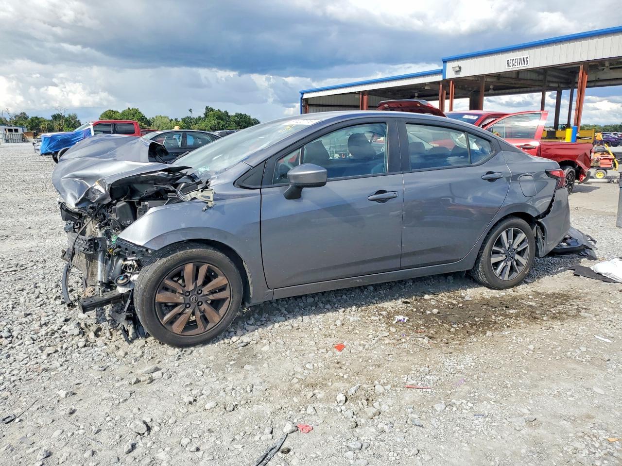 2023 Nissan Versa, SV